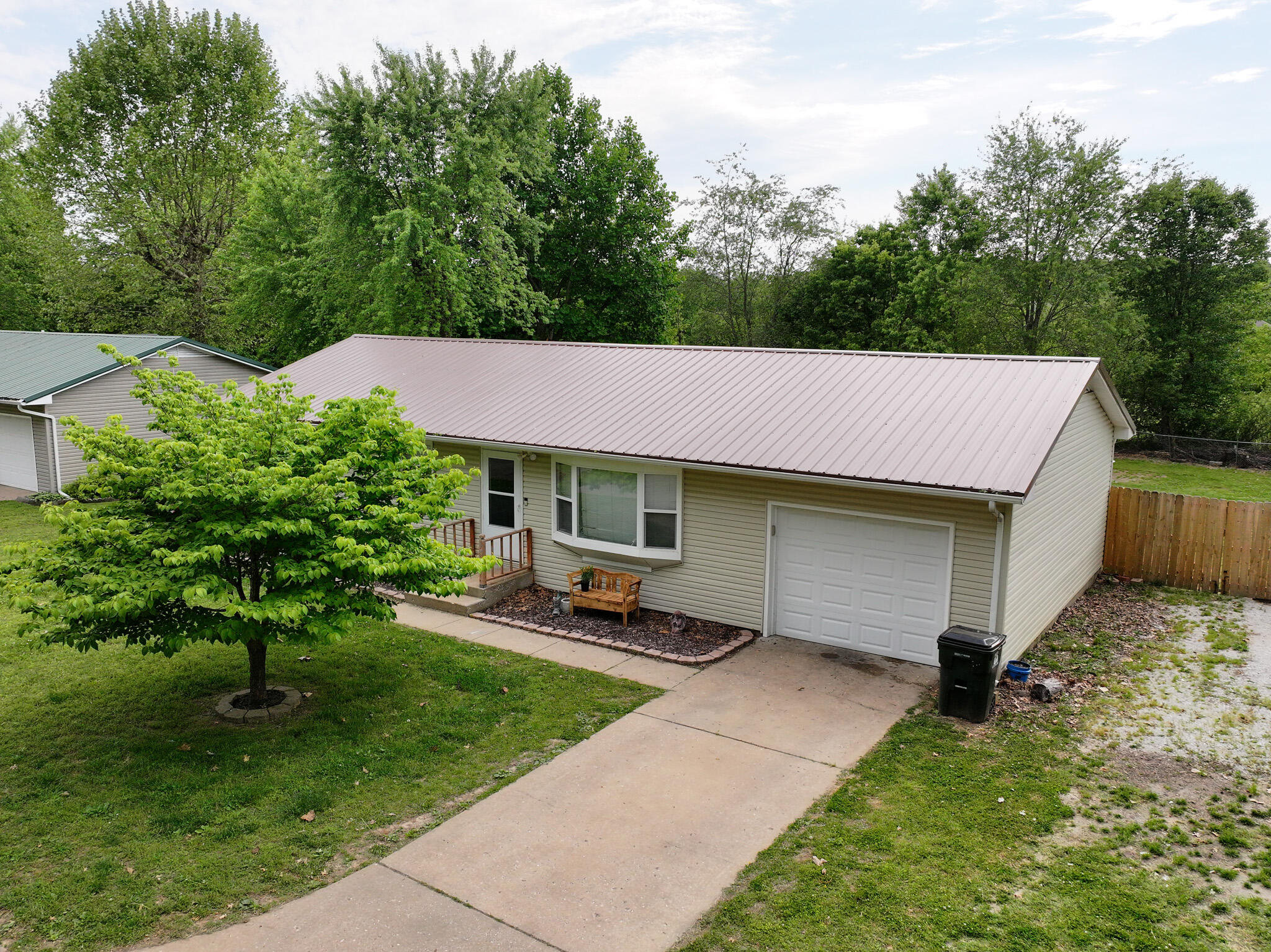 1505 Ford Dr Property Photo 3