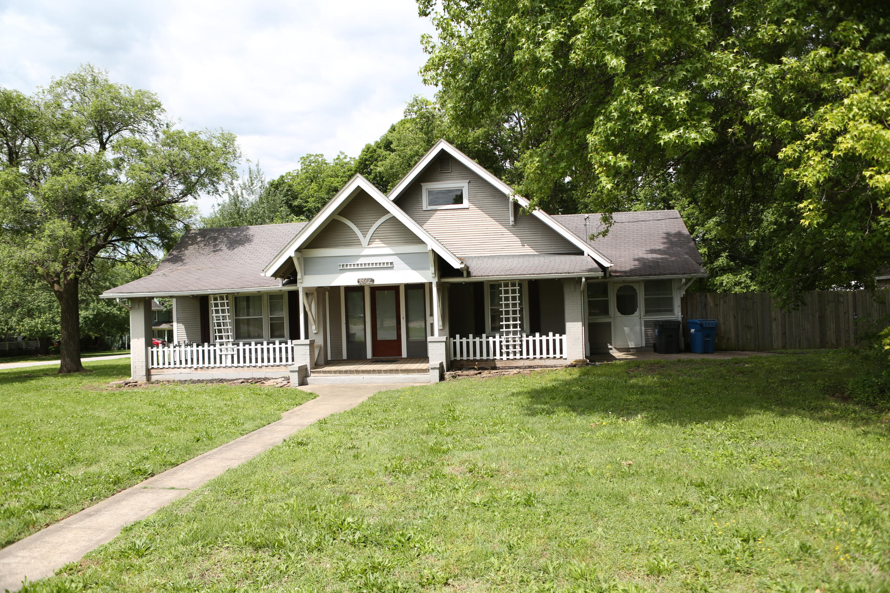 107 North Walnut Avenue Property Photo 3