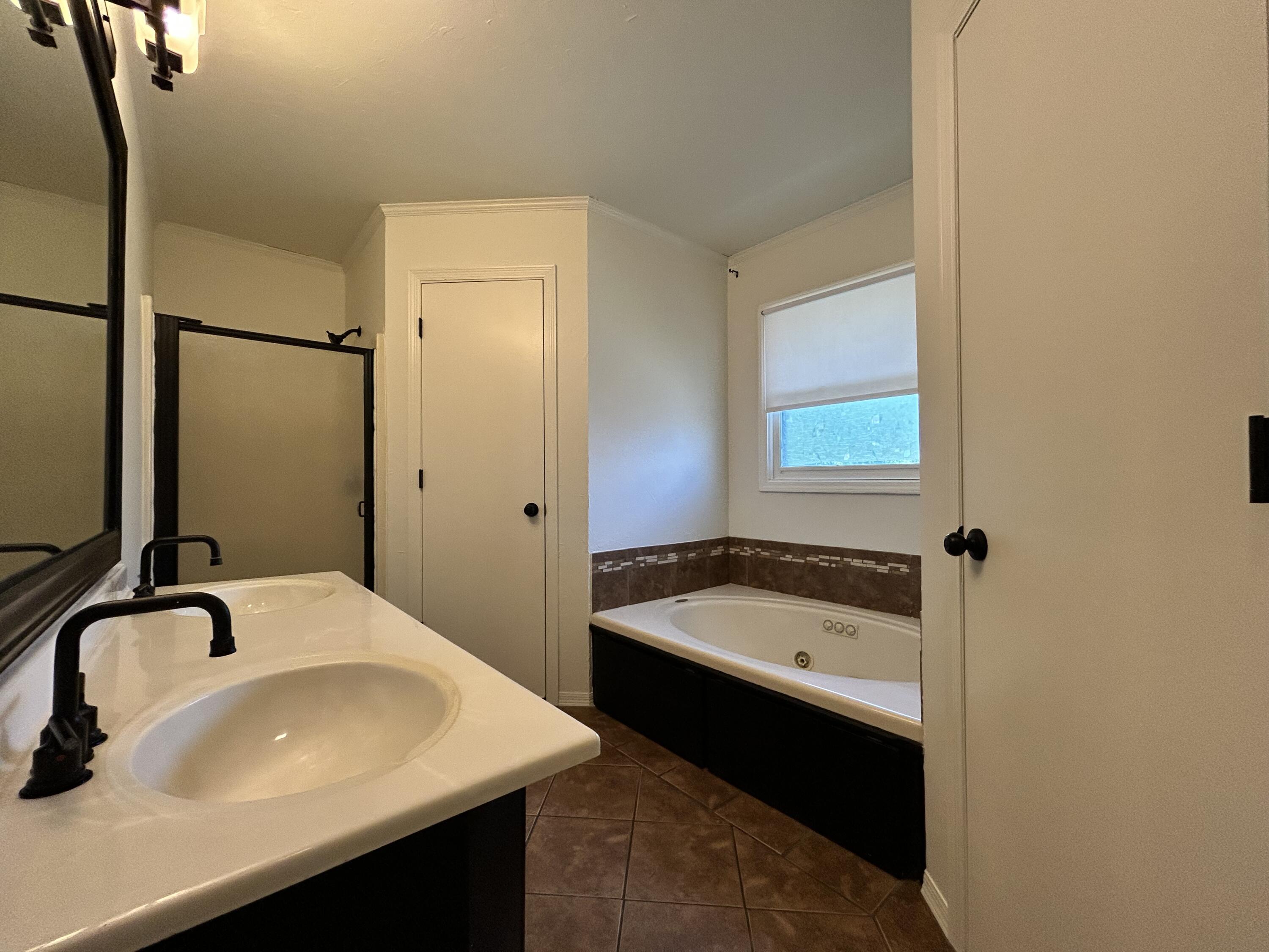 3223 West Primrose Street Property Photo 12