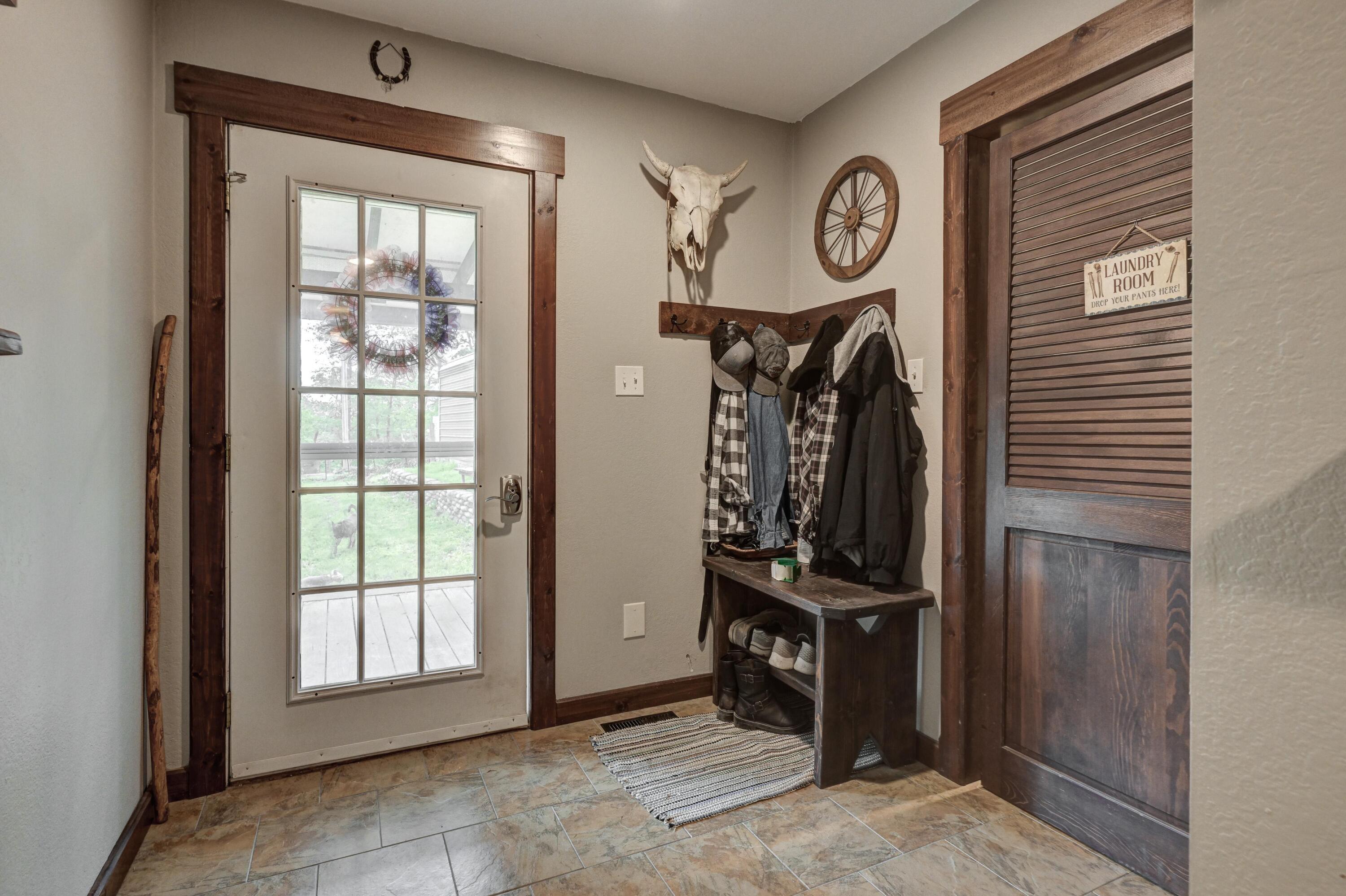 22351 South 672 Road Property Photo 6