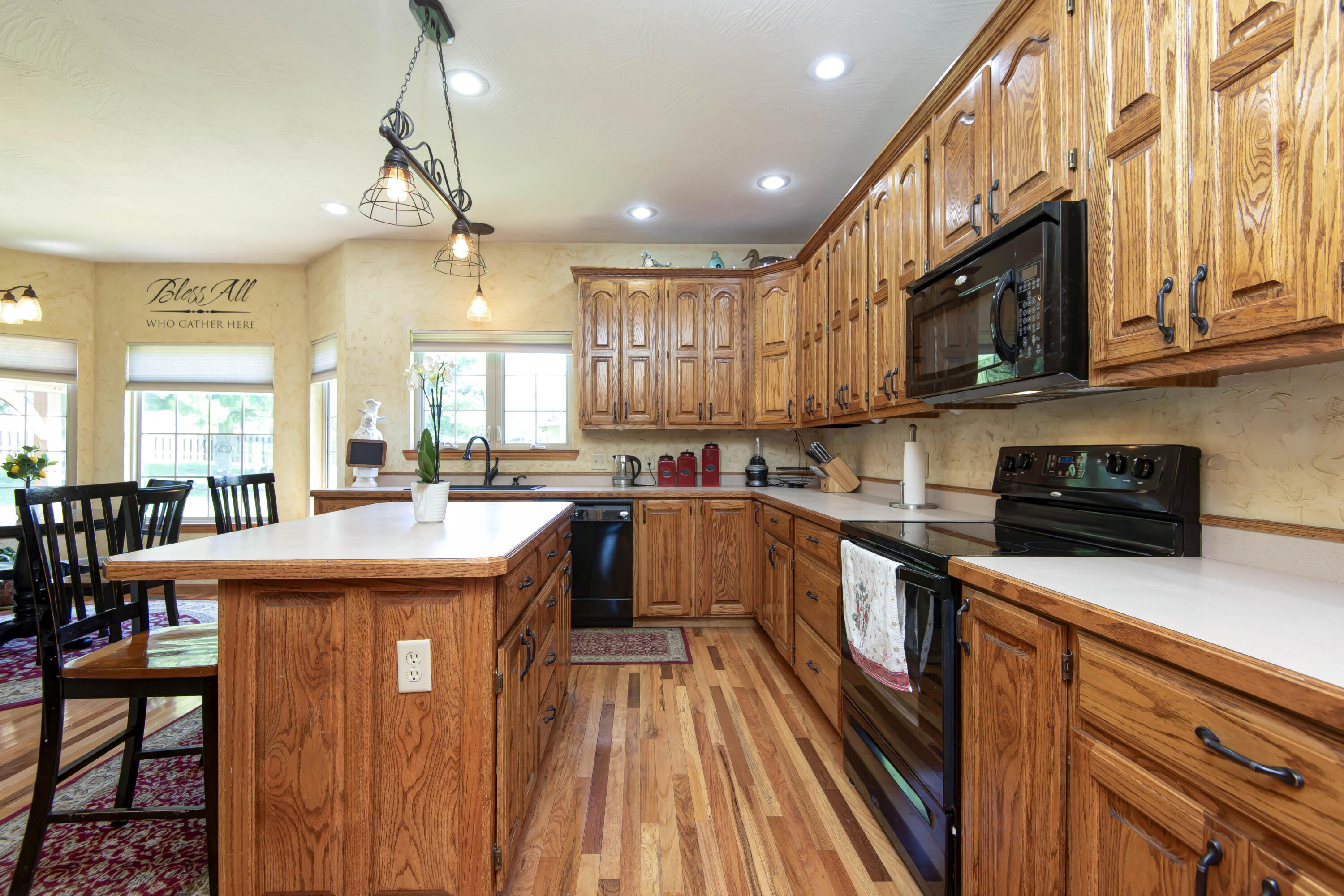 524 Quail Run Street Property Photo 16