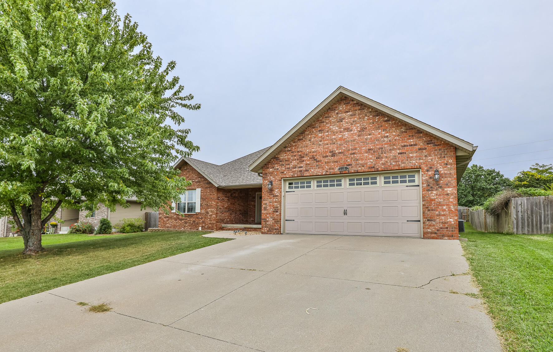 1180 Estate Avenue Property Photo 2