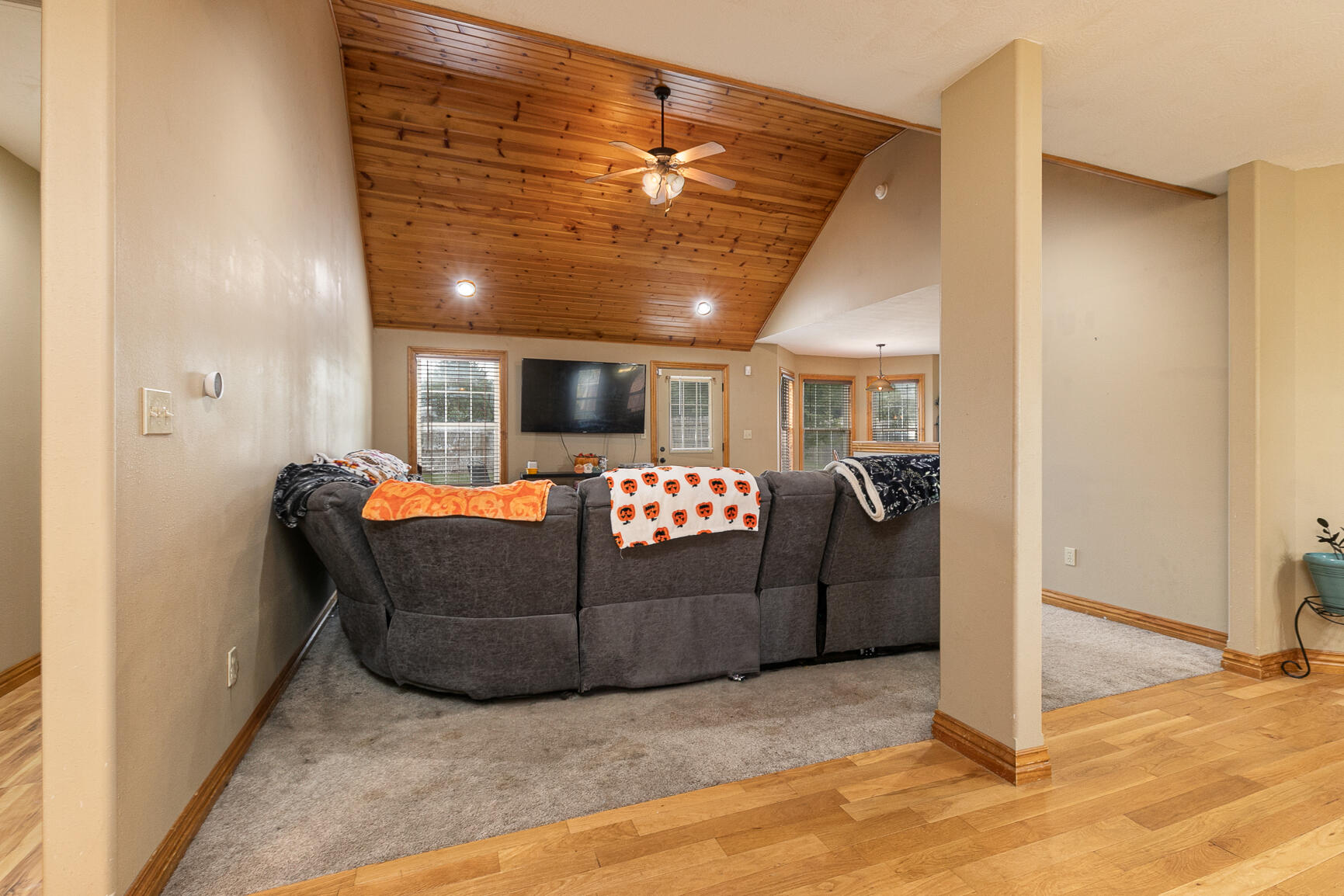 1180 Estate Avenue Property Photo 4
