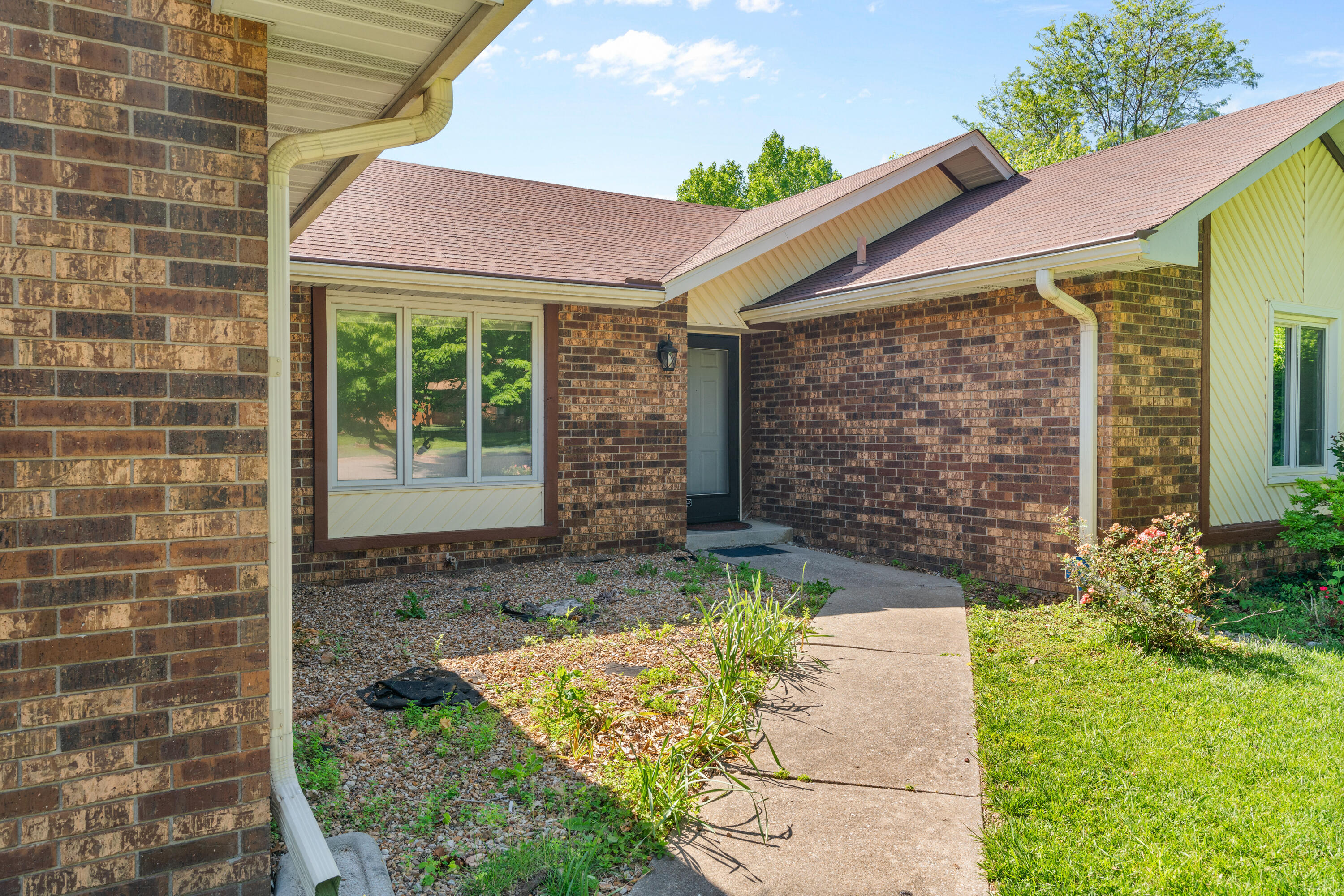 3847 South Homewood Street Property Photo 4