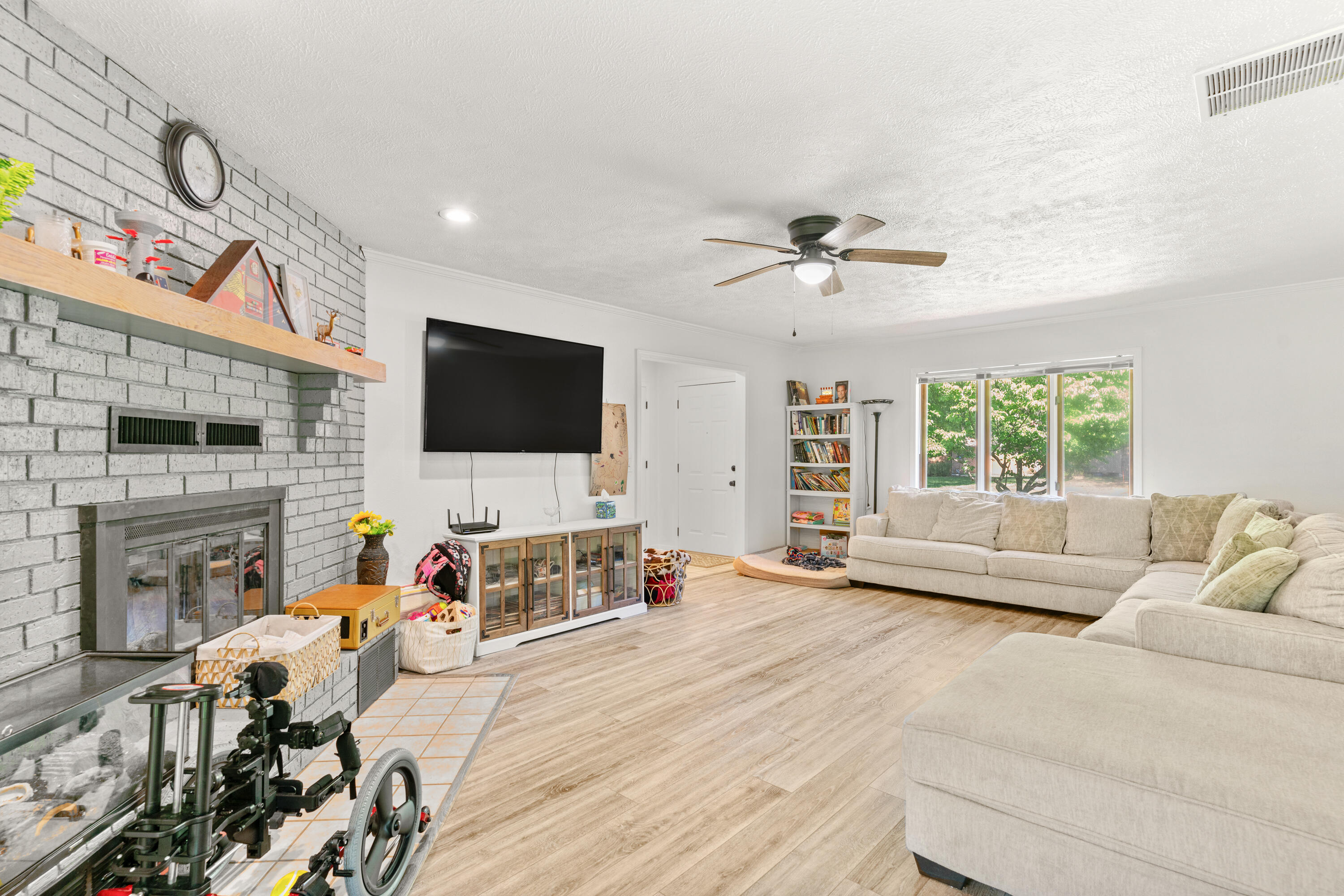 3847 South Homewood Street Property Photo 5