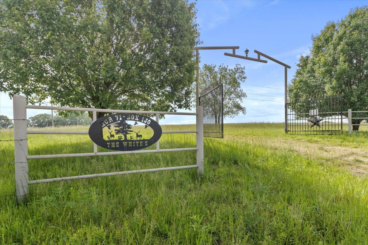 123 Sparkle Drive Property Photo 8