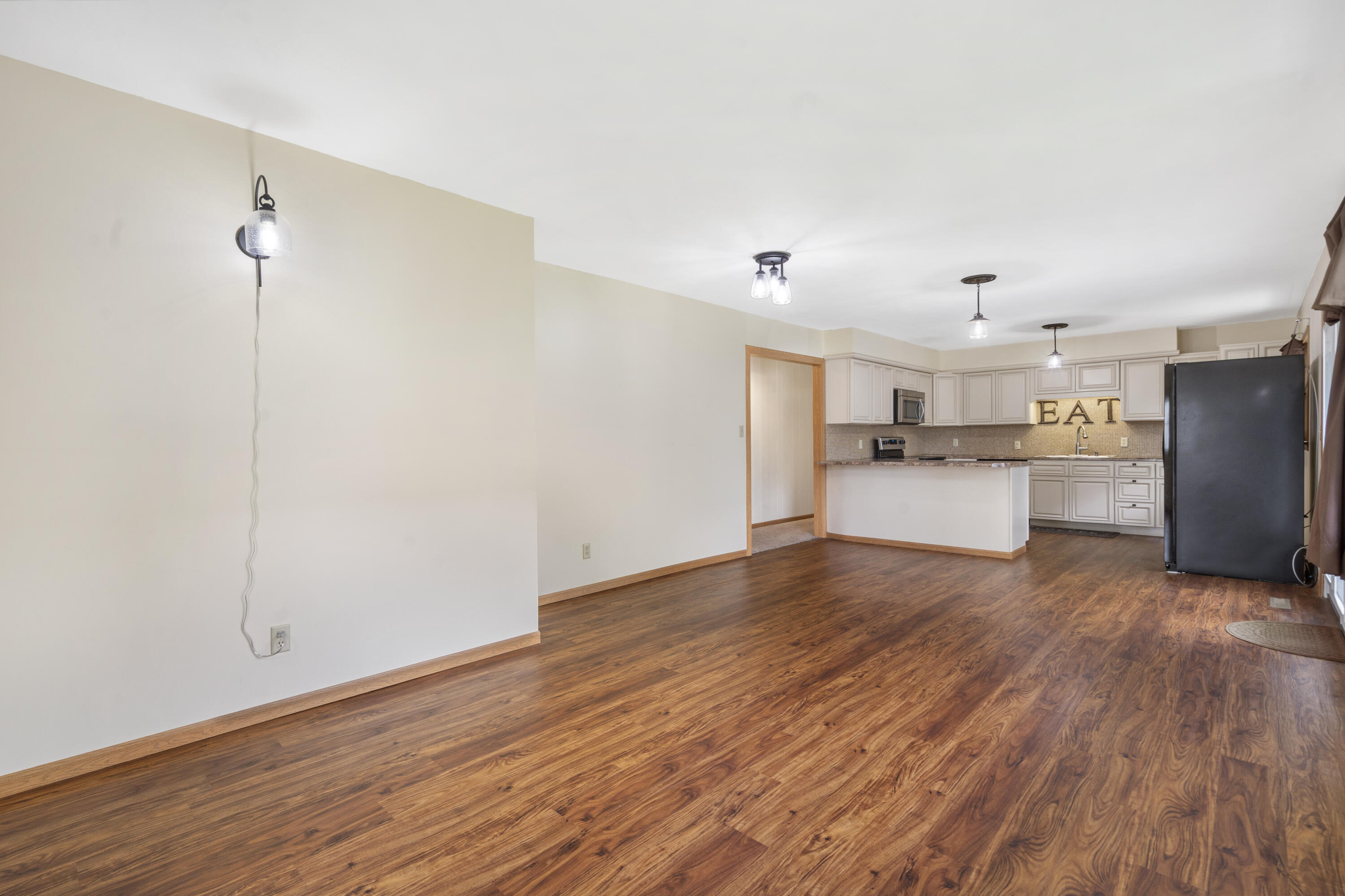 300 South High Avenue Property Photo 10