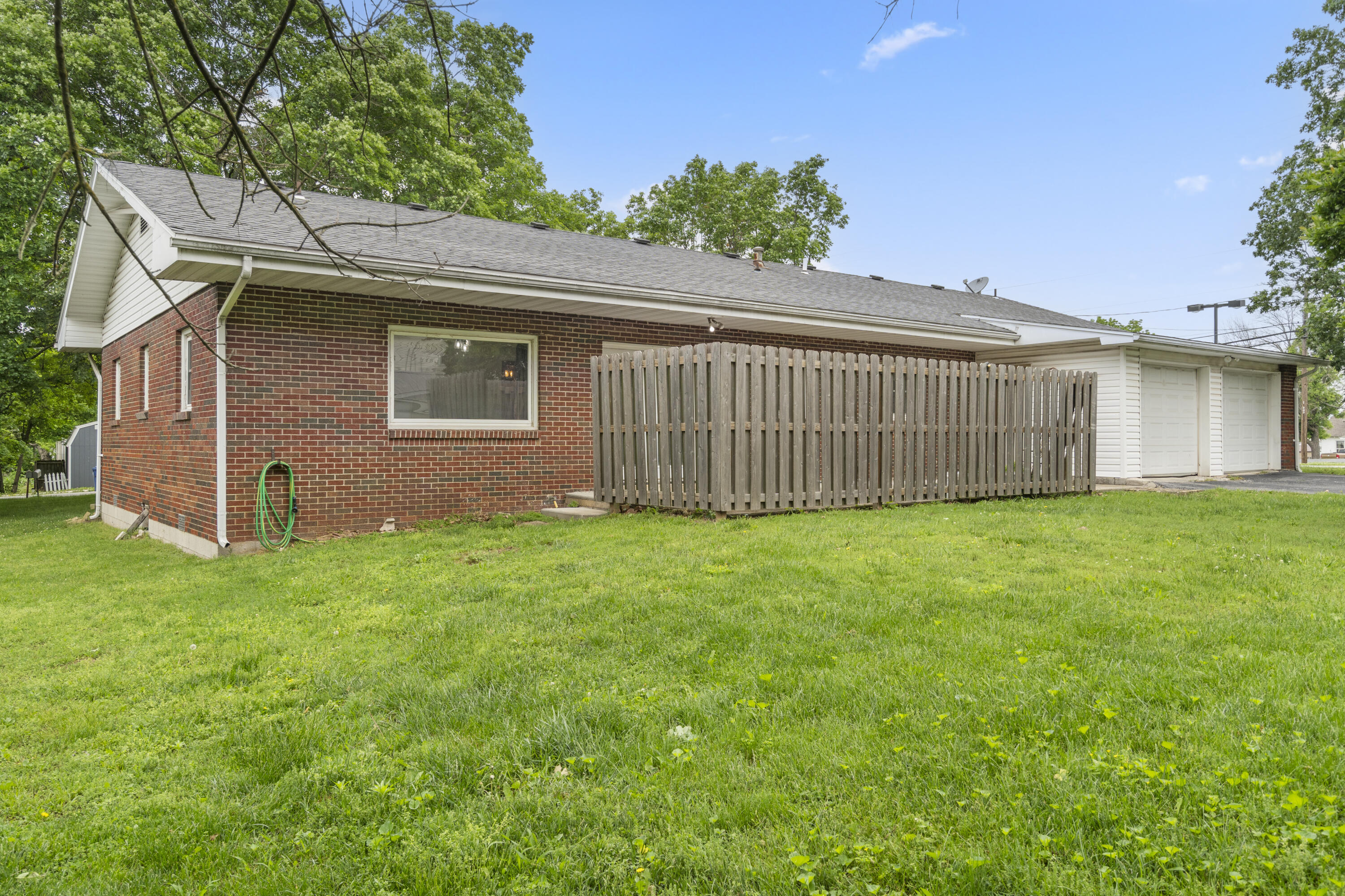300 South High Avenue Property Photo 21