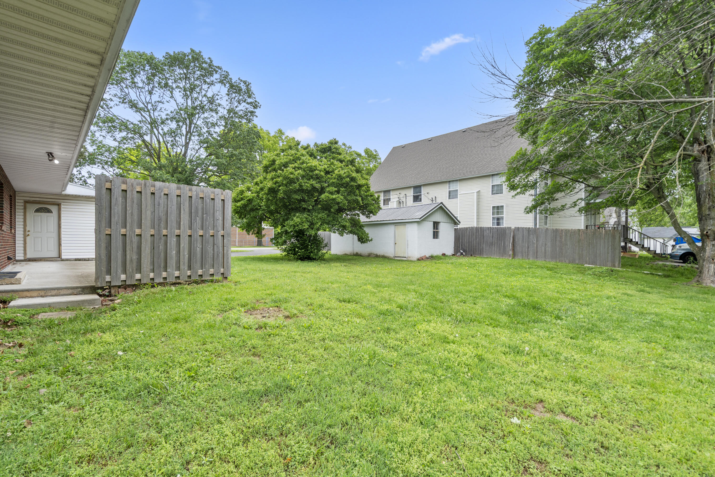 300 South High Avenue Property Photo 22