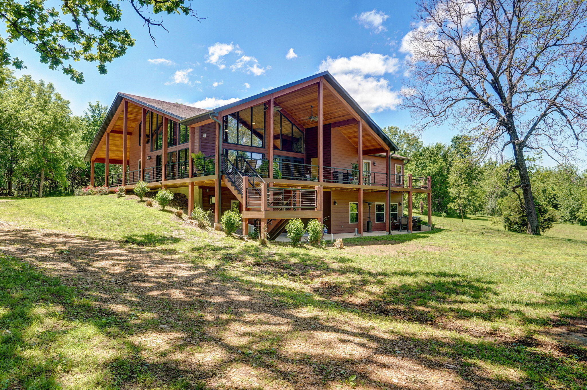 8403 Lawrence 1040 Property Photo 1