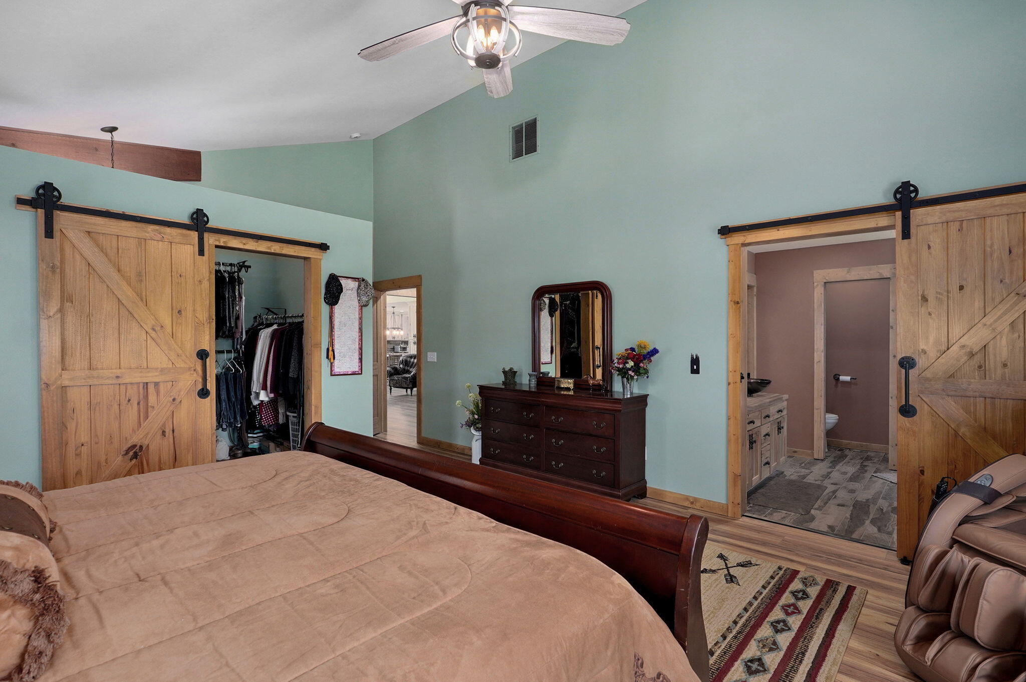 8403 Lawrence 1040 Property Photo 21