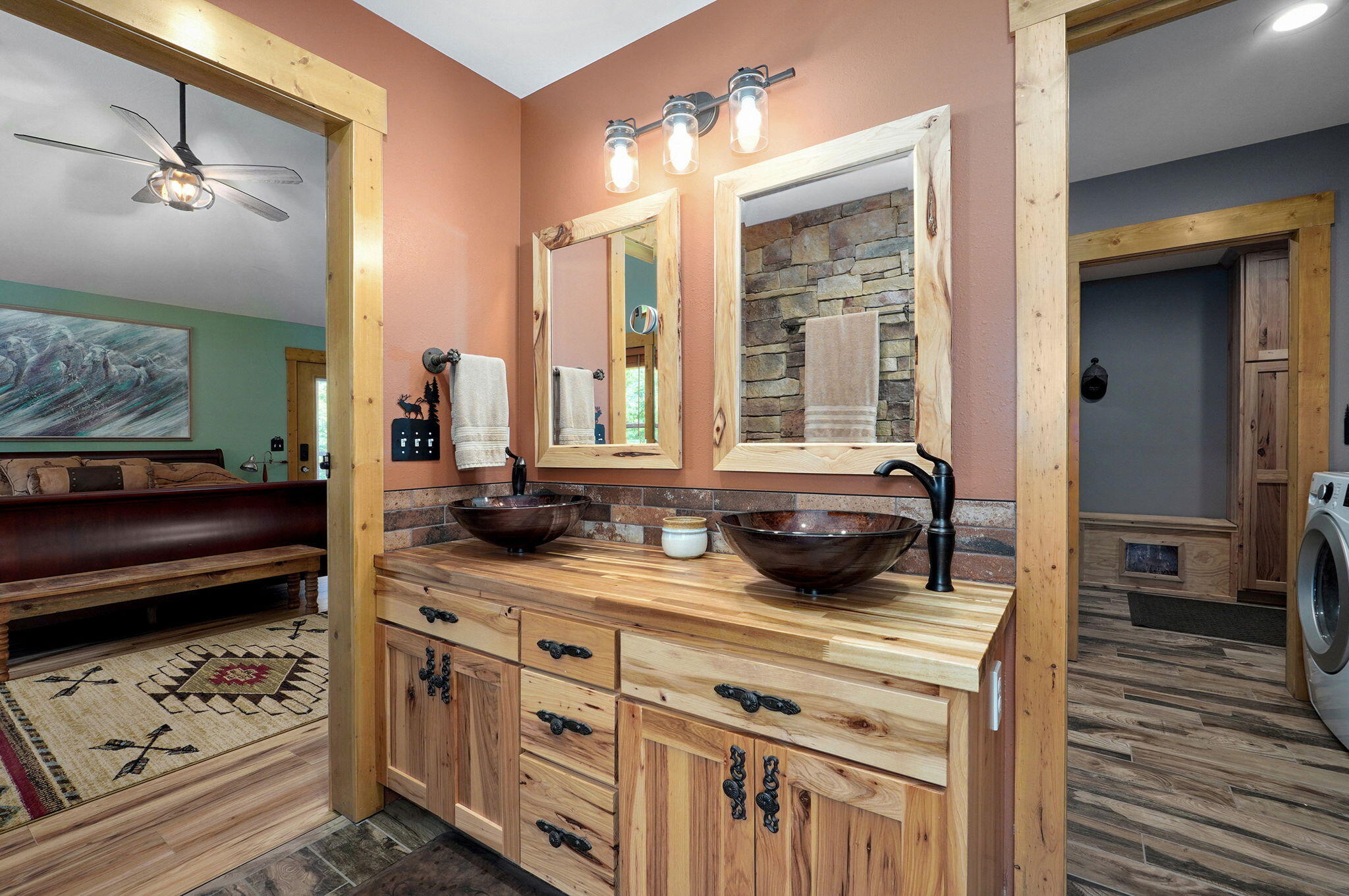 8403 Lawrence 1040 Property Photo 26