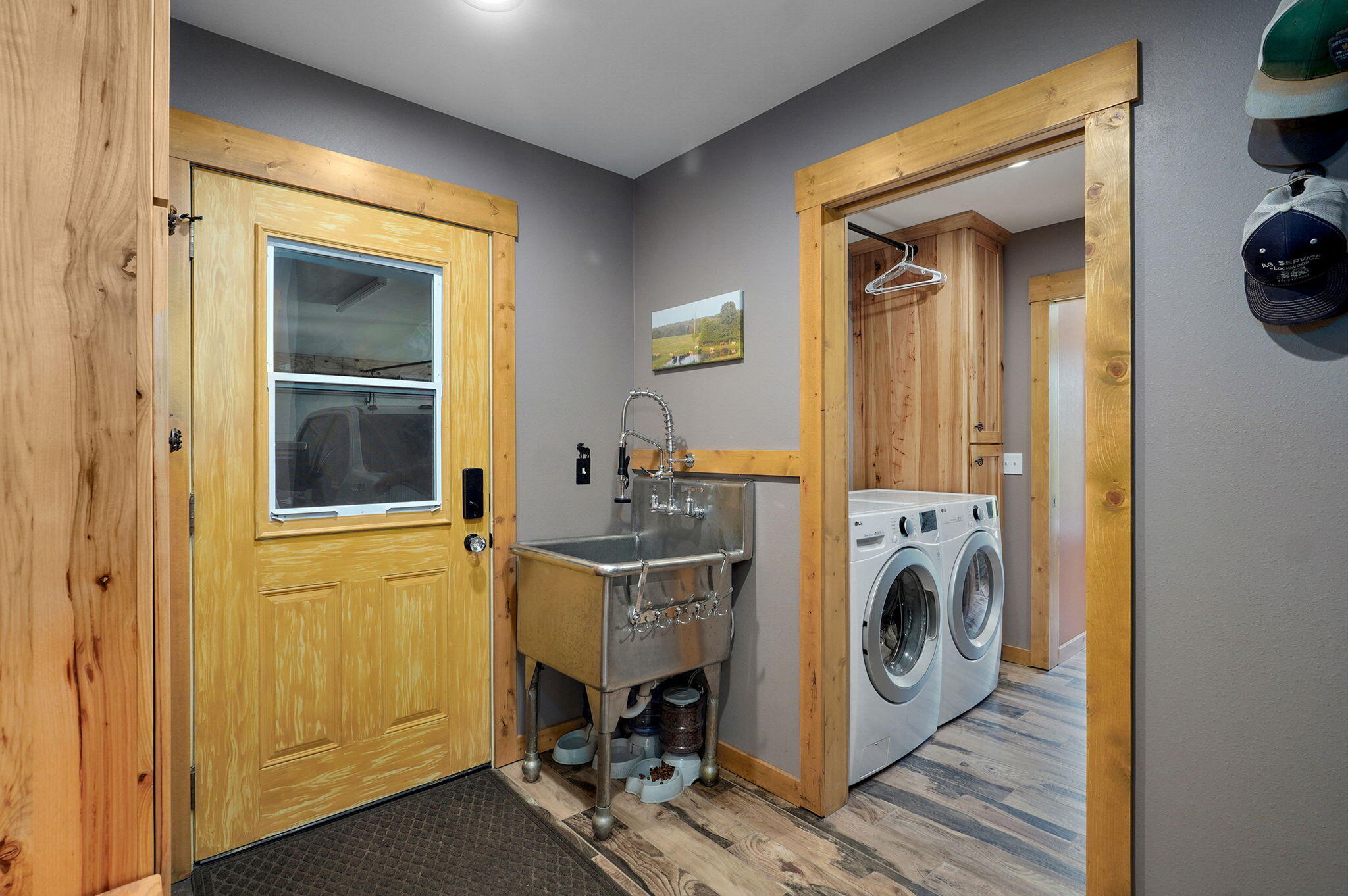 8403 Lawrence 1040 Property Photo 51