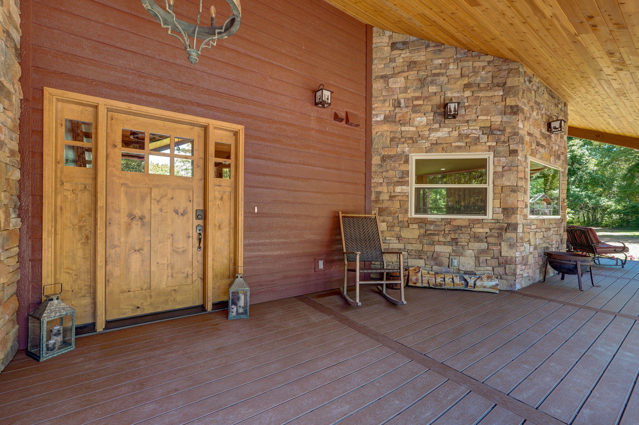 8403 Lawrence 1040 Property Photo 56