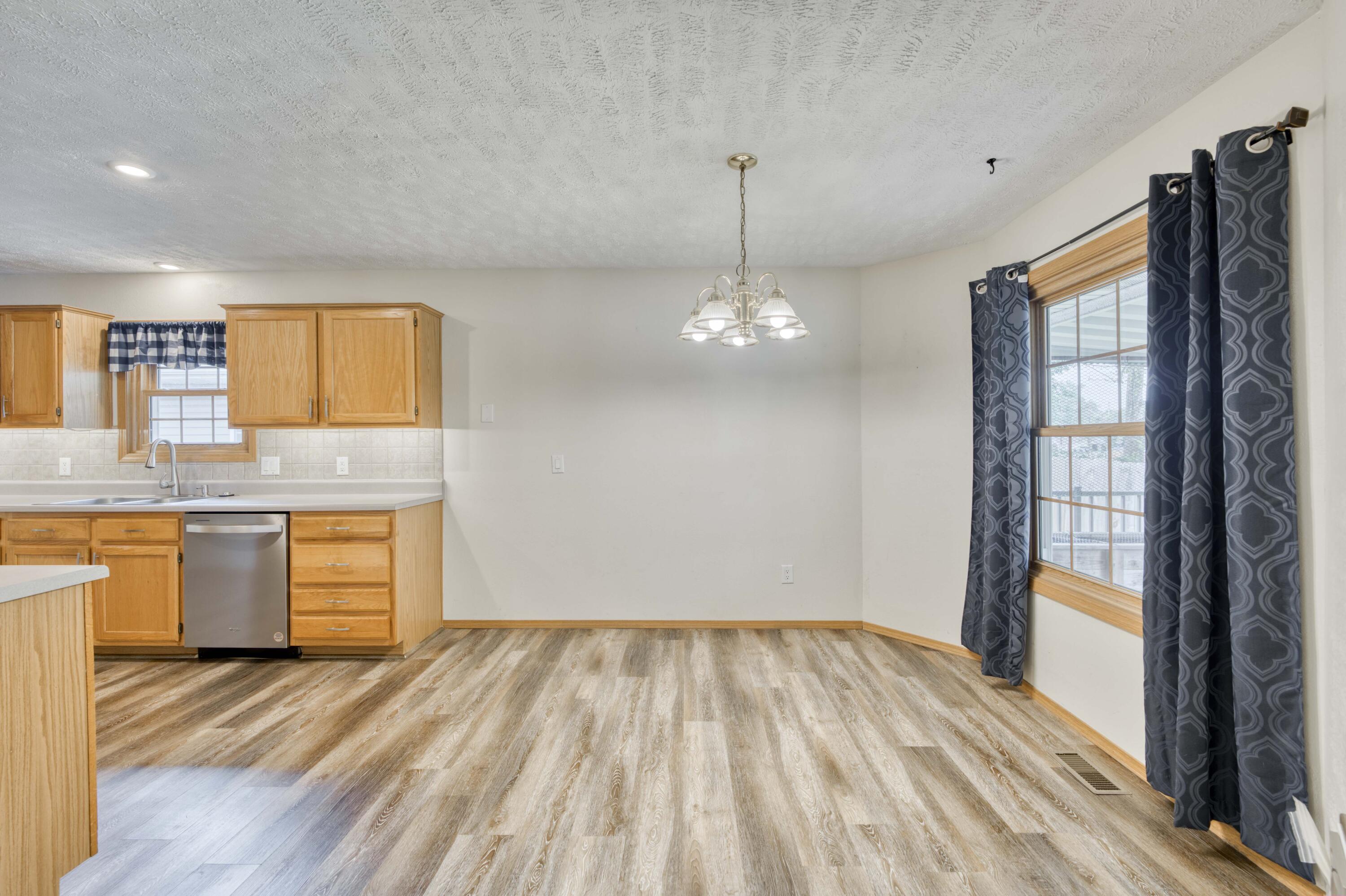 2321 South Thelma Street Property Photo 6