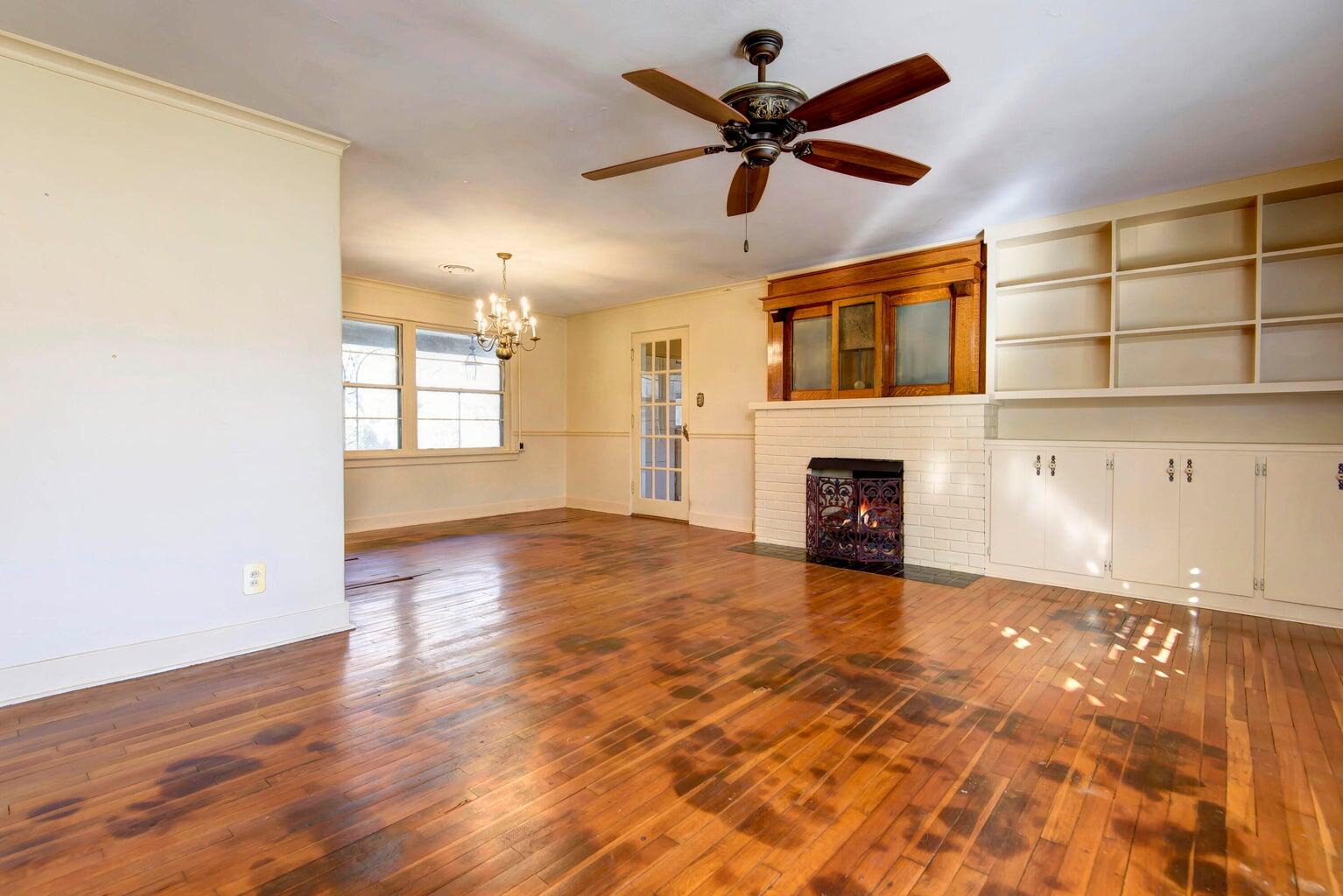 2391 South Brentwood Boulevard Property Photo 12