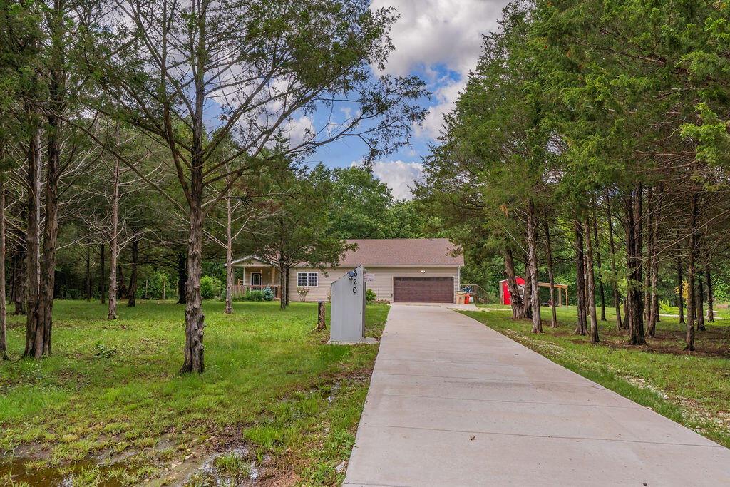 620 Dartmoore Drive Property Photo 1