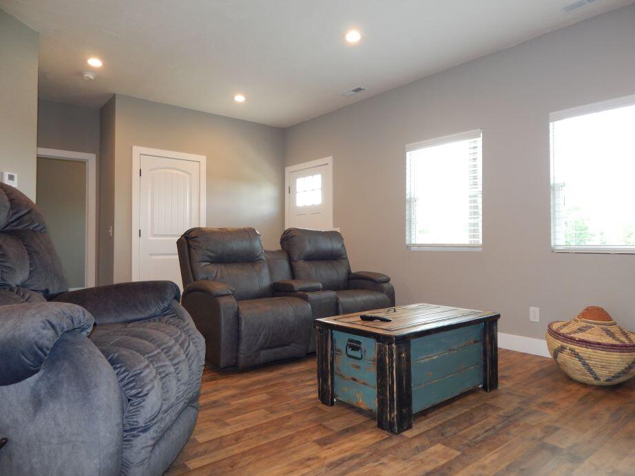 510 Kenny Street Property Photo 6