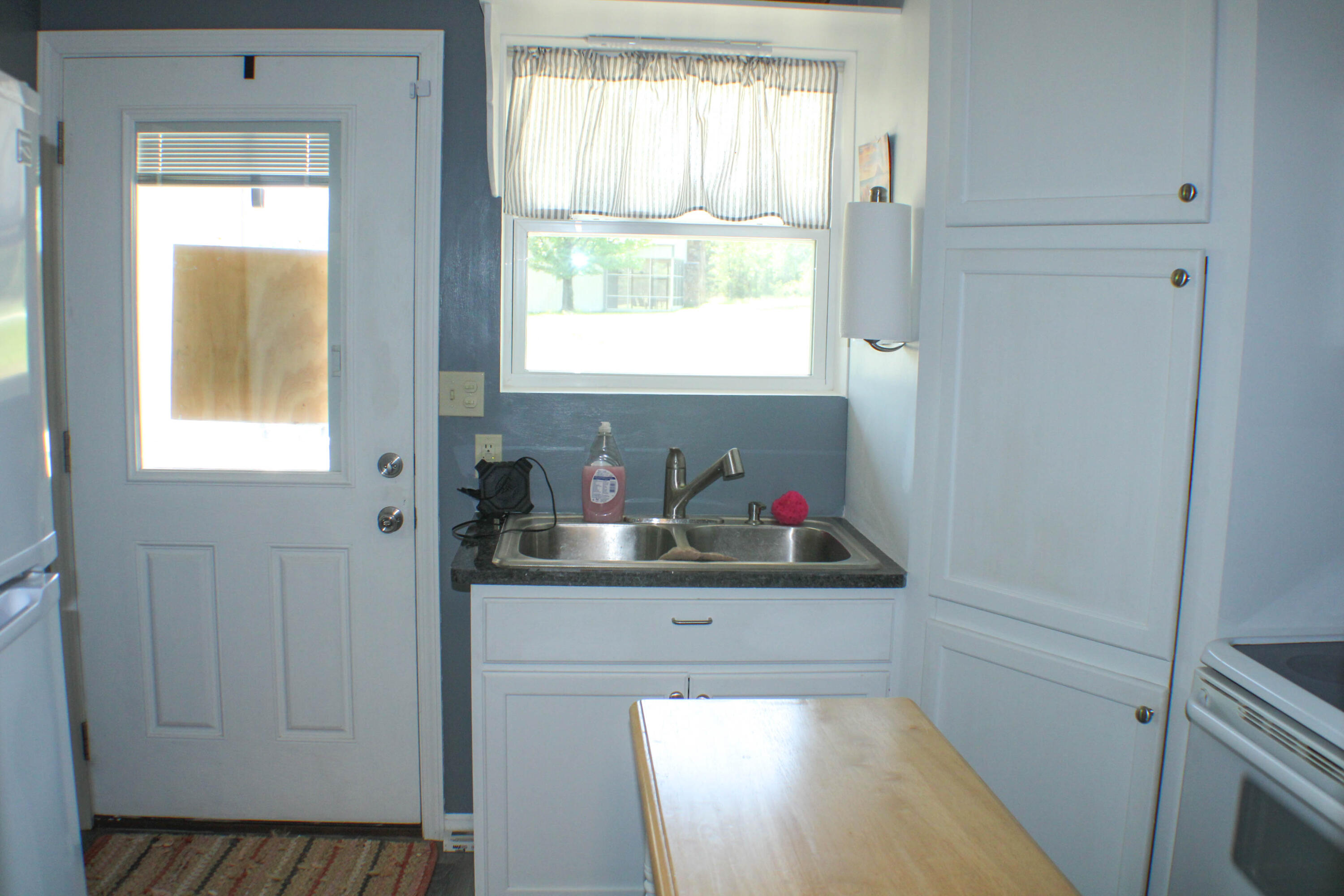 821 Northwest B Highway Property Photo 10