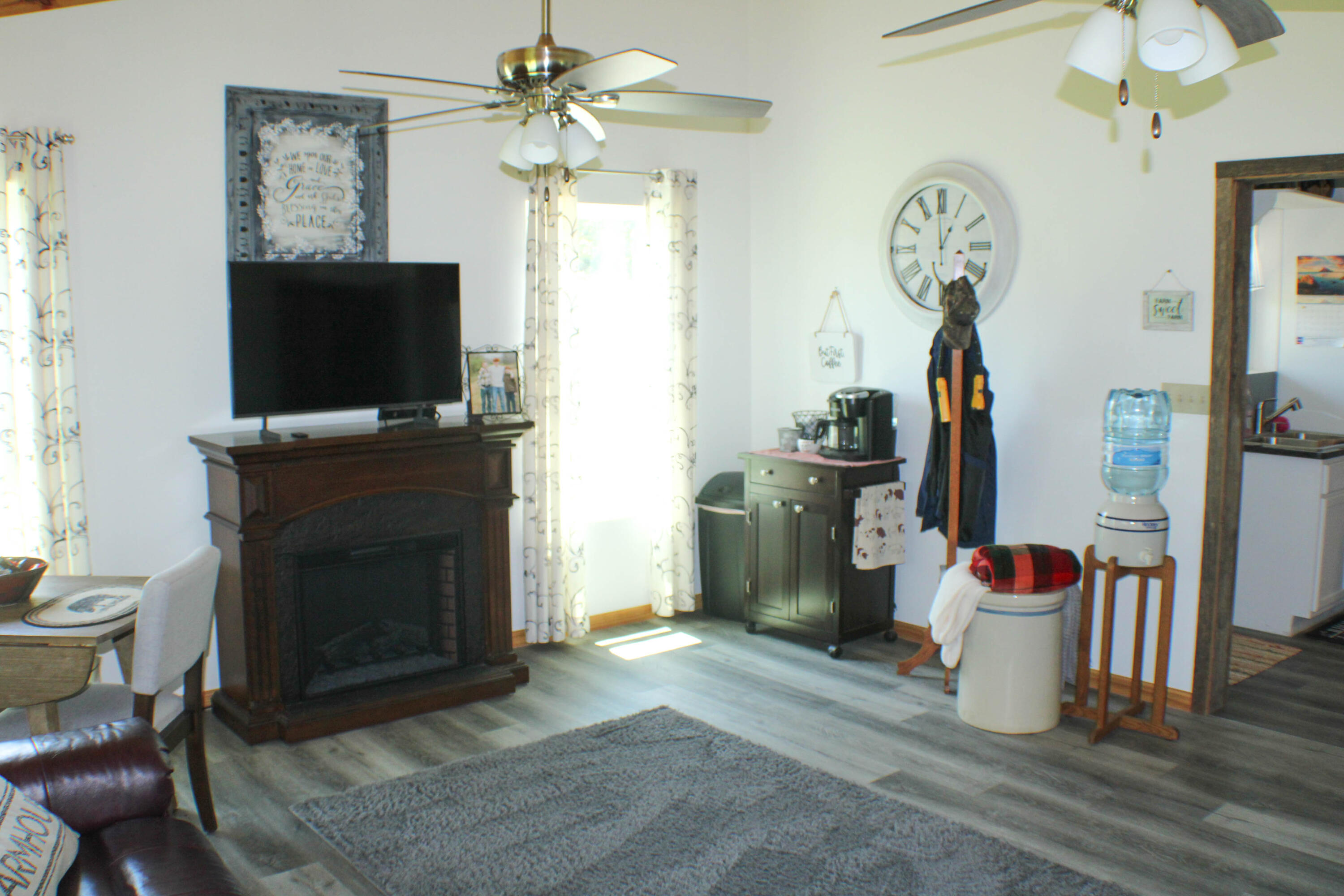 821 Northwest B Highway Property Photo 16