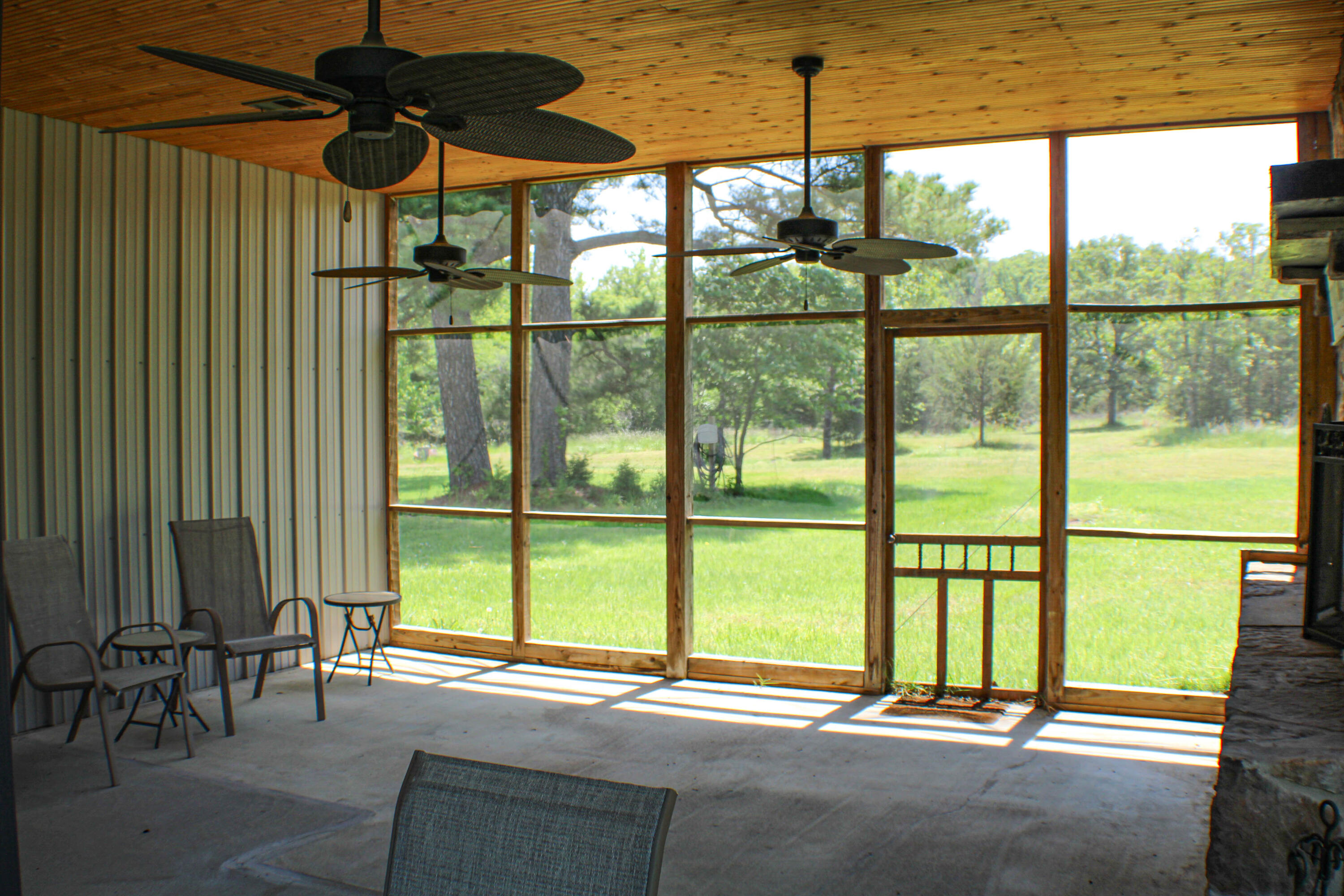 821 Northwest B Highway Property Photo 33