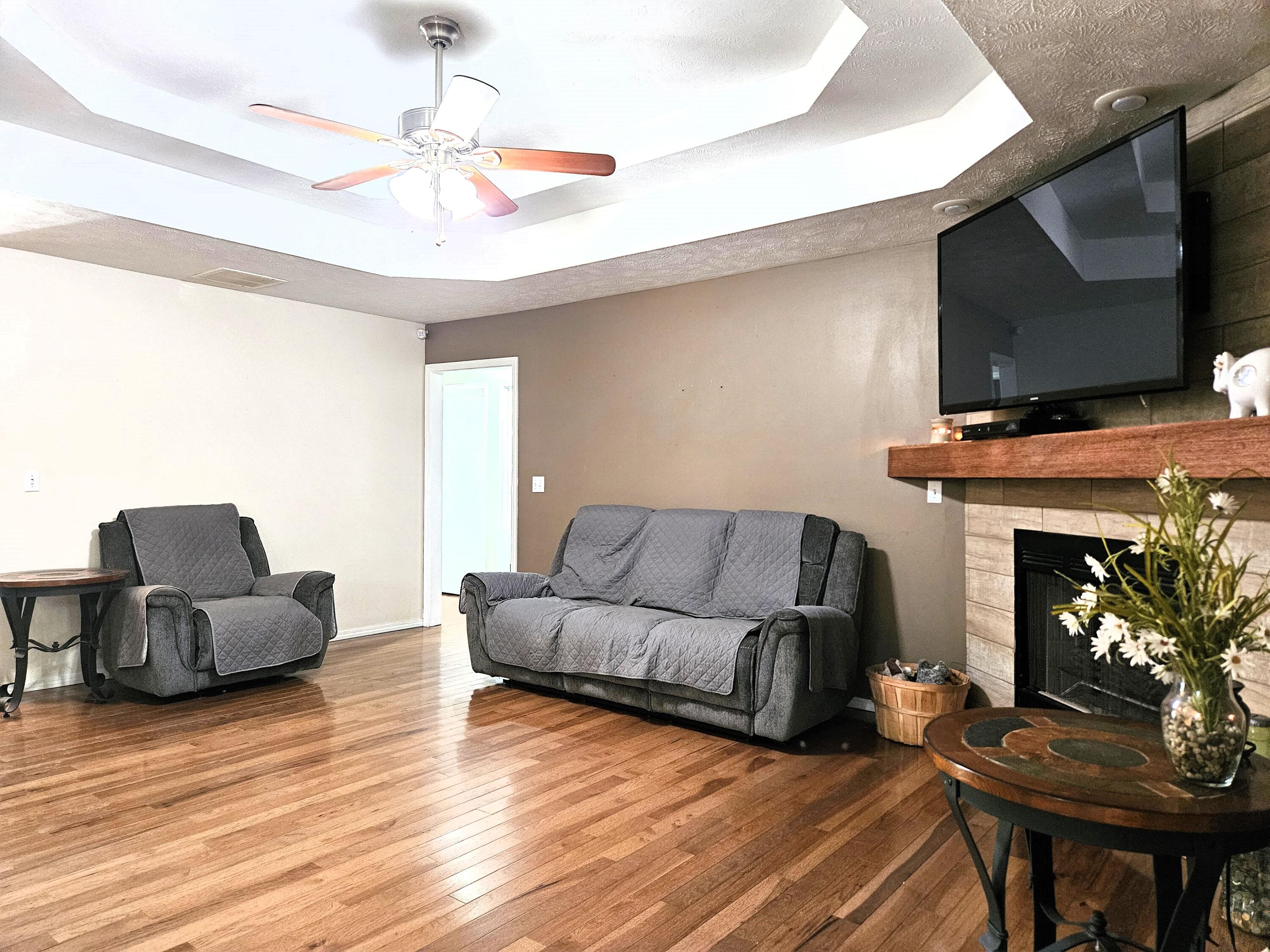 512 East Slim Wilson Boulevard Property Photo 8