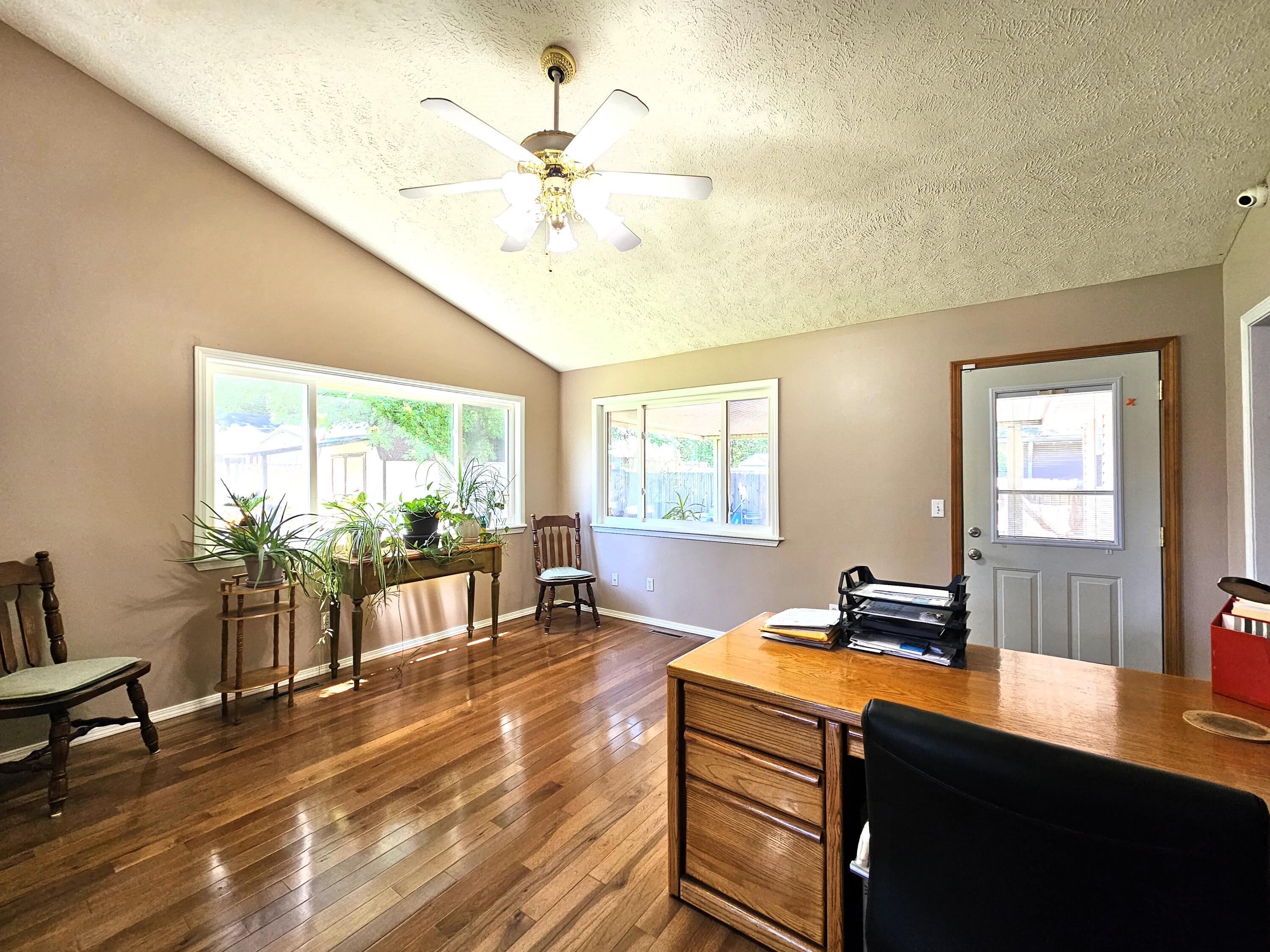 512 East Slim Wilson Boulevard Property Photo 16