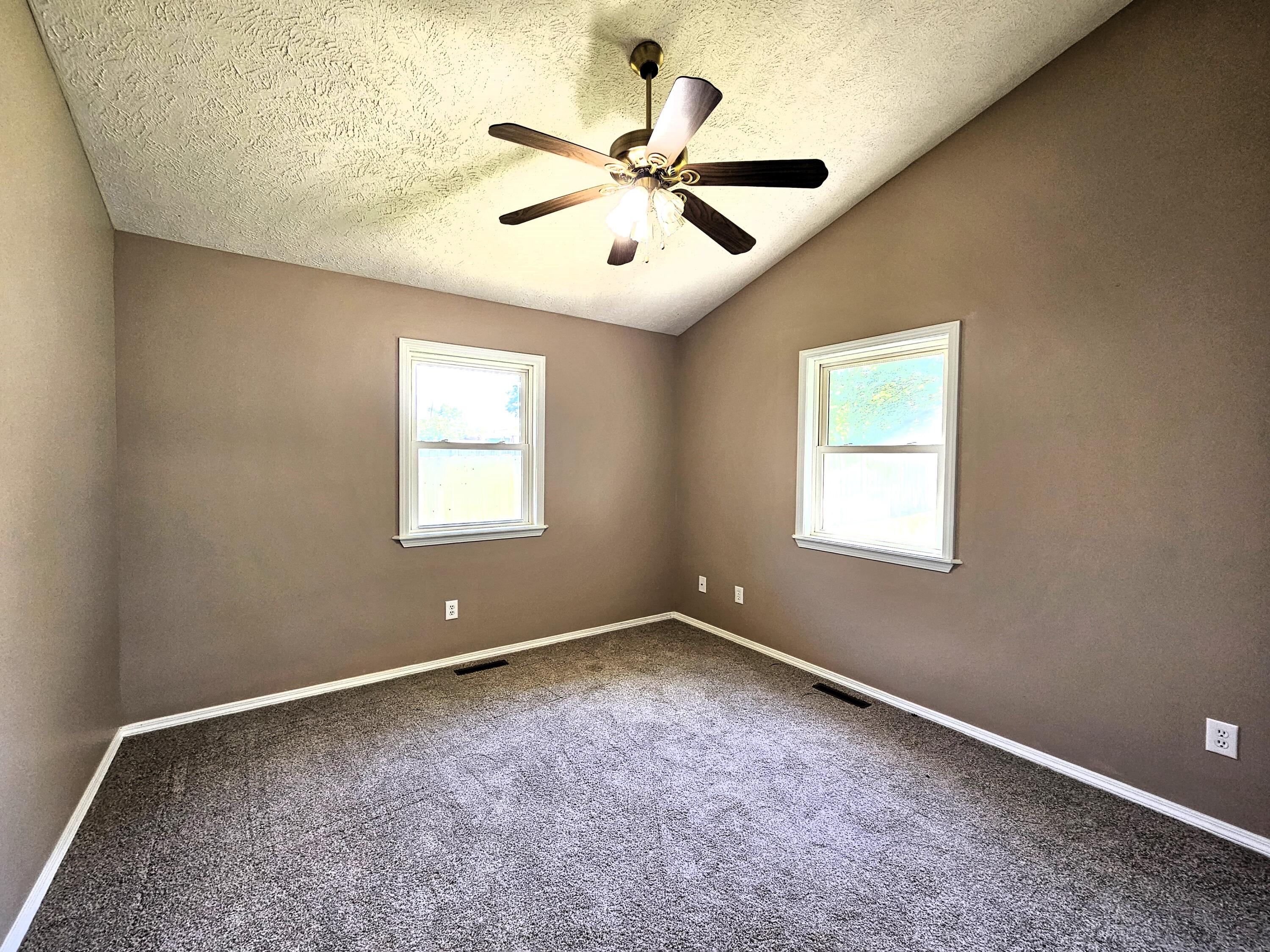 512 East Slim Wilson Boulevard Property Photo 22