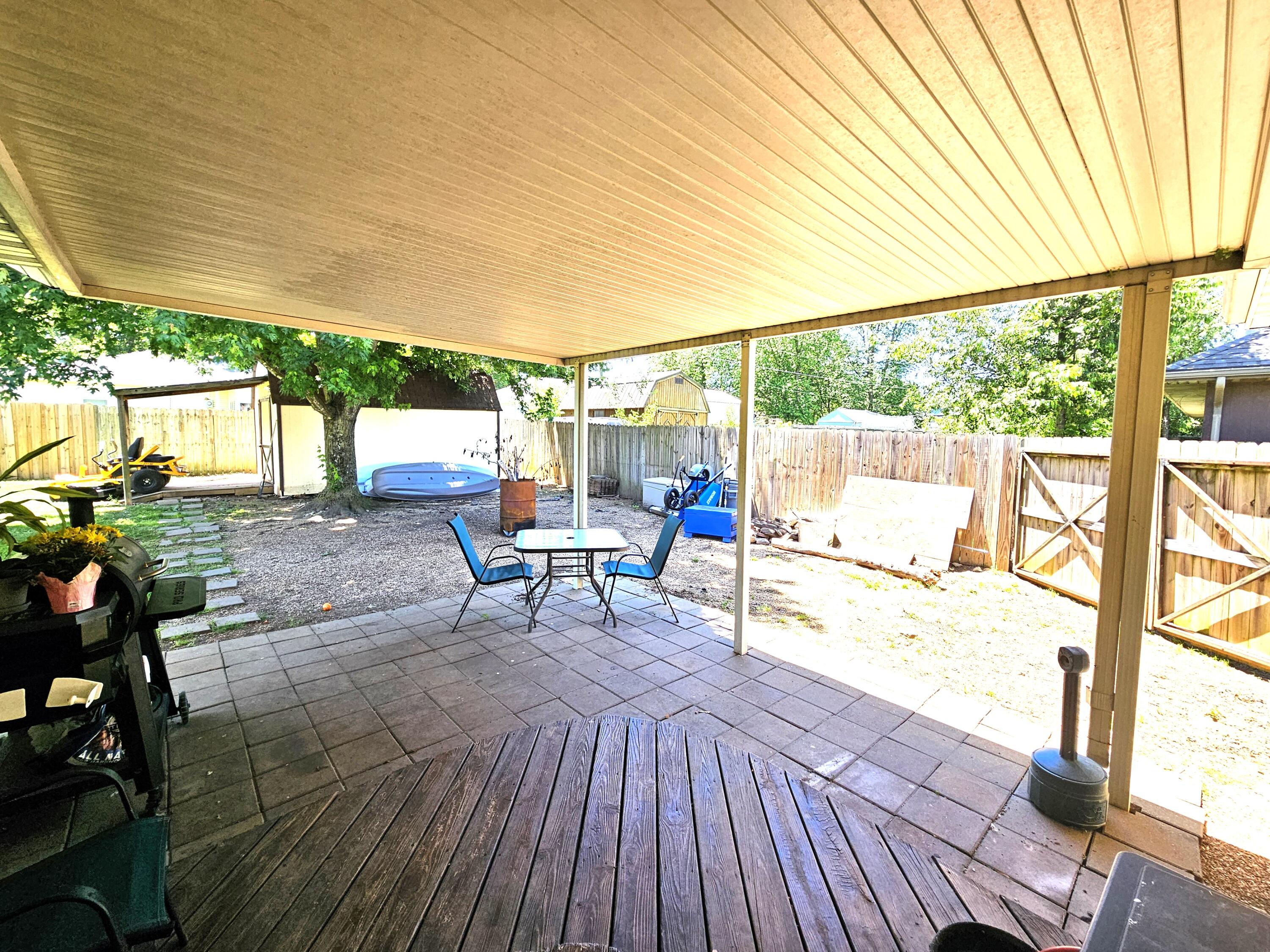 512 East Slim Wilson Boulevard Property Photo 27