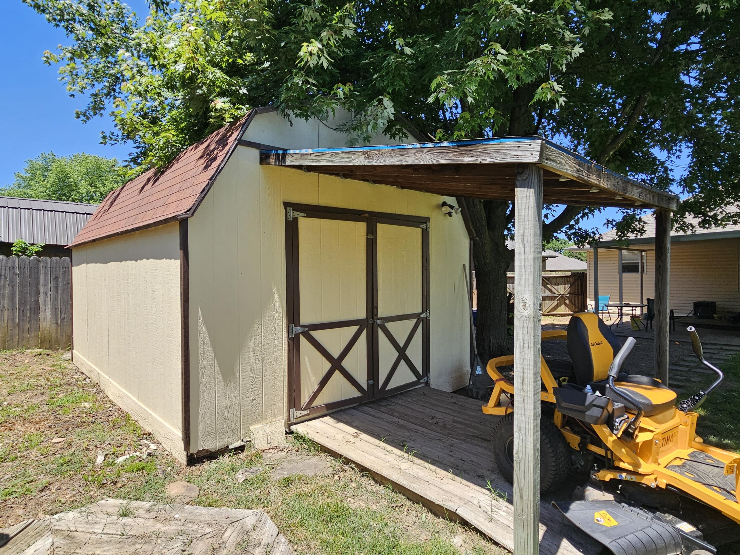 512 East Slim Wilson Boulevard Property Photo 36