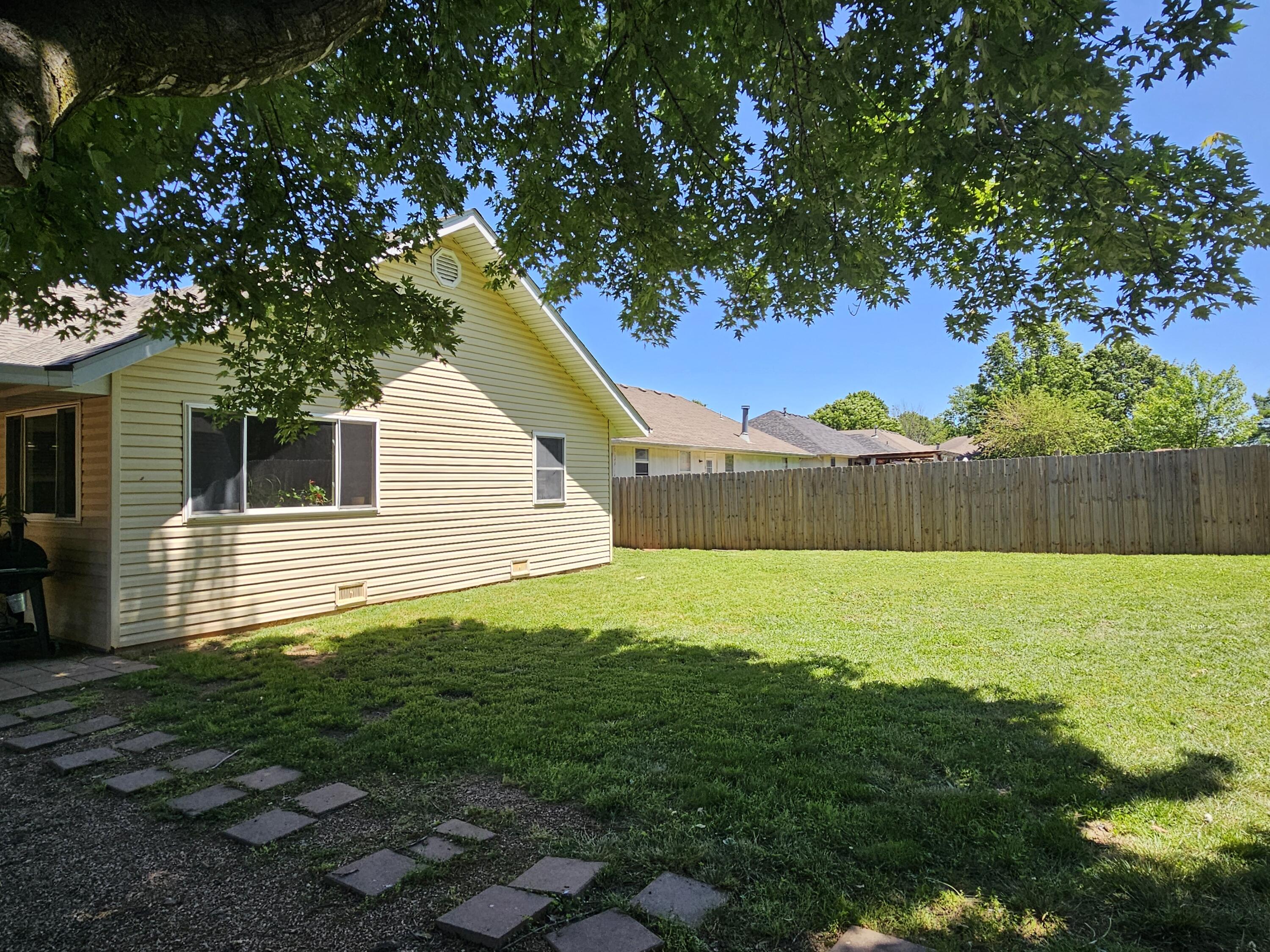512 East Slim Wilson Boulevard Property Photo 37
