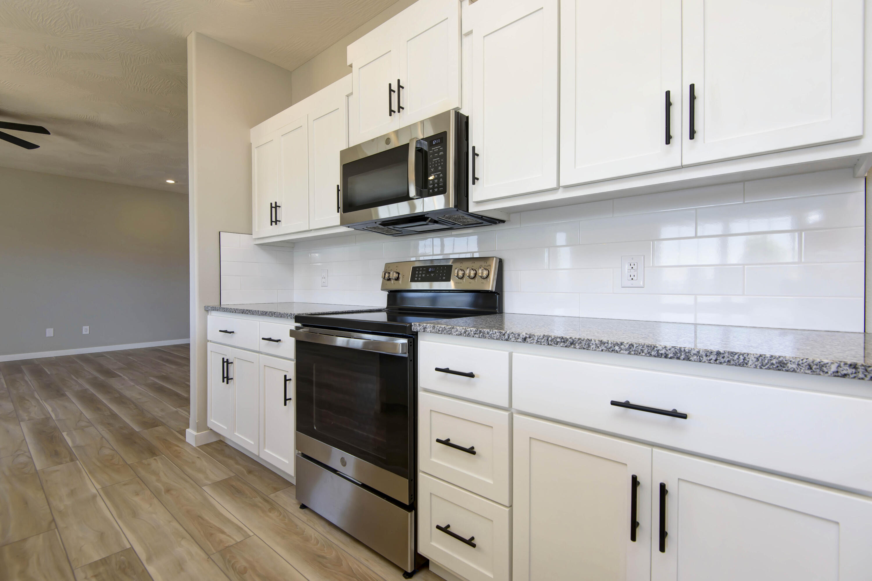 5938 South Canterbury Lane Property Photo 8