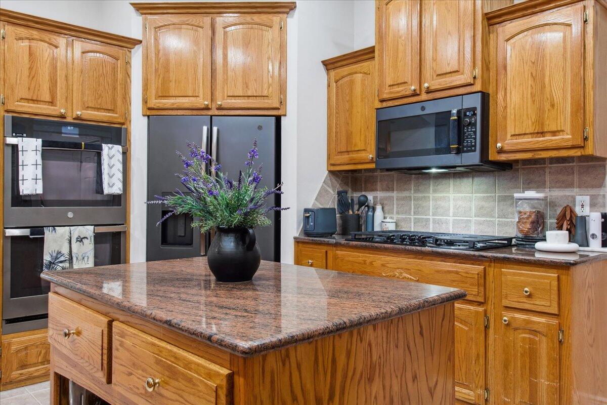 3242 West Windward Pass Property Photo 13