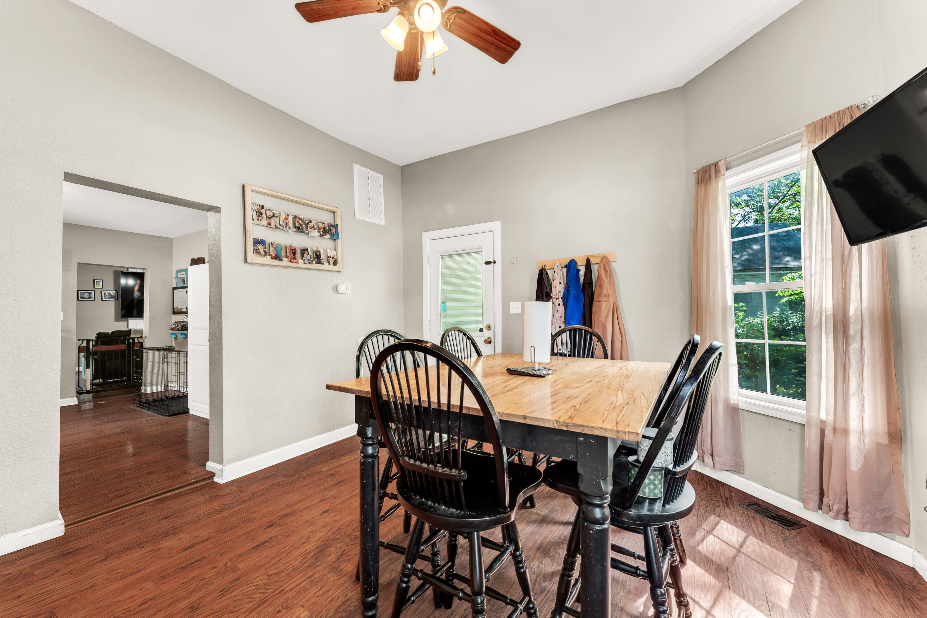 1117 West Lynn Street Property Photo 6