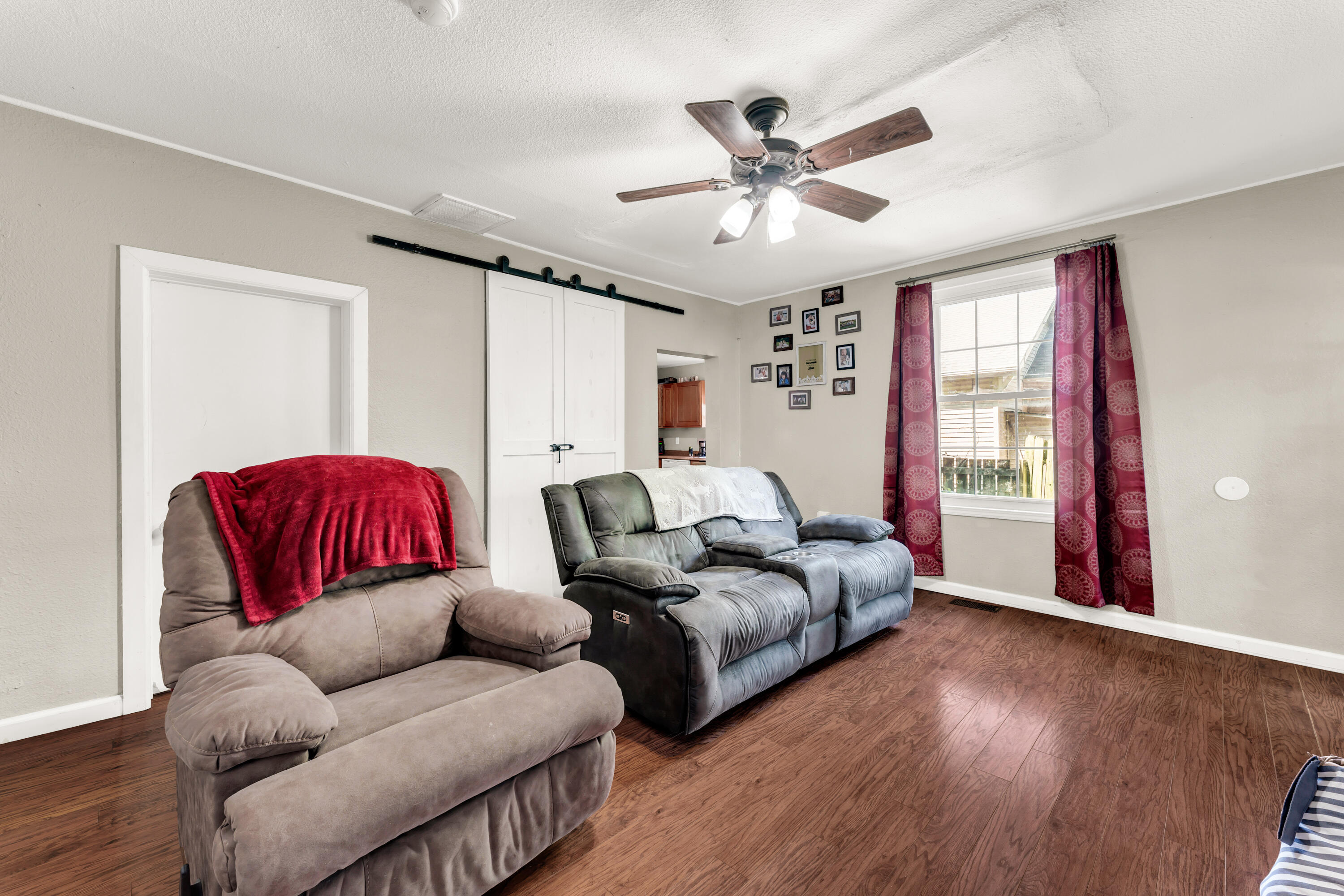 1117 West Lynn Street Property Photo 11