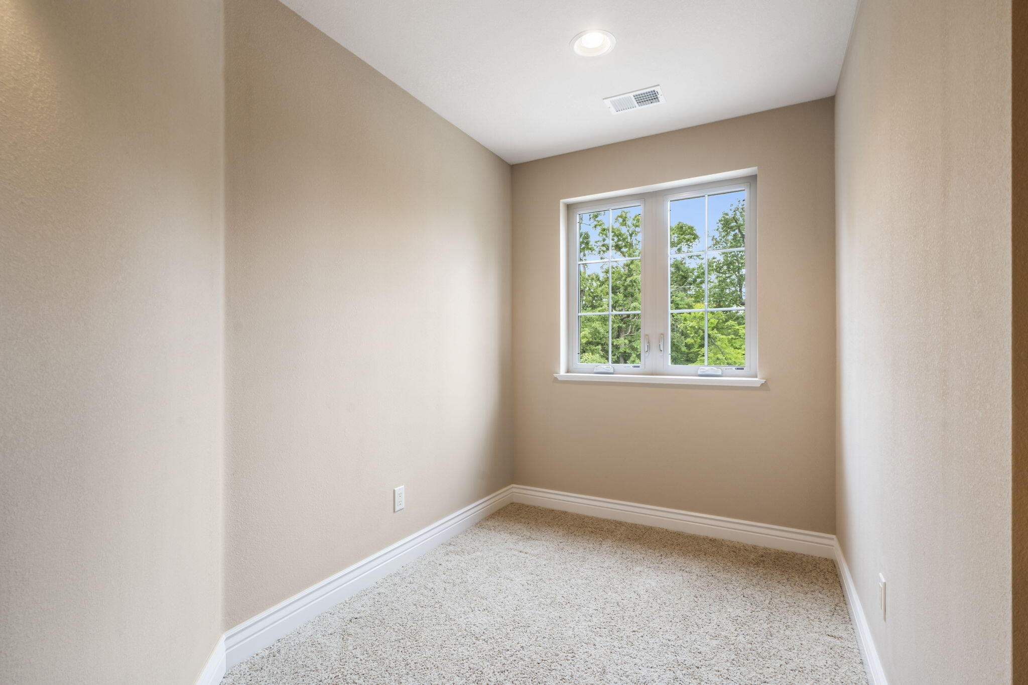 126 Olympic Drive Property Photo 49