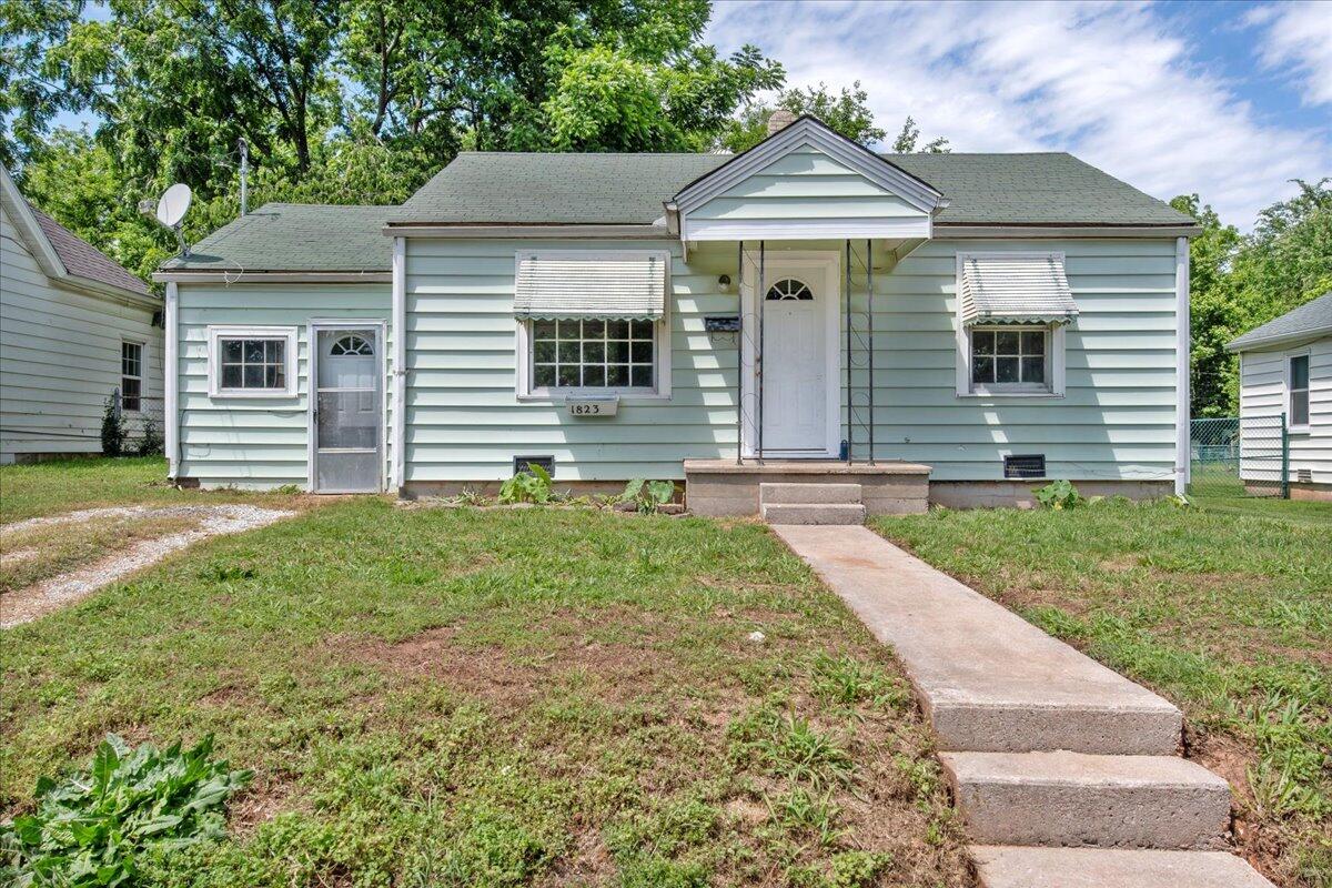 1823 West Olive Street Property Photo 1