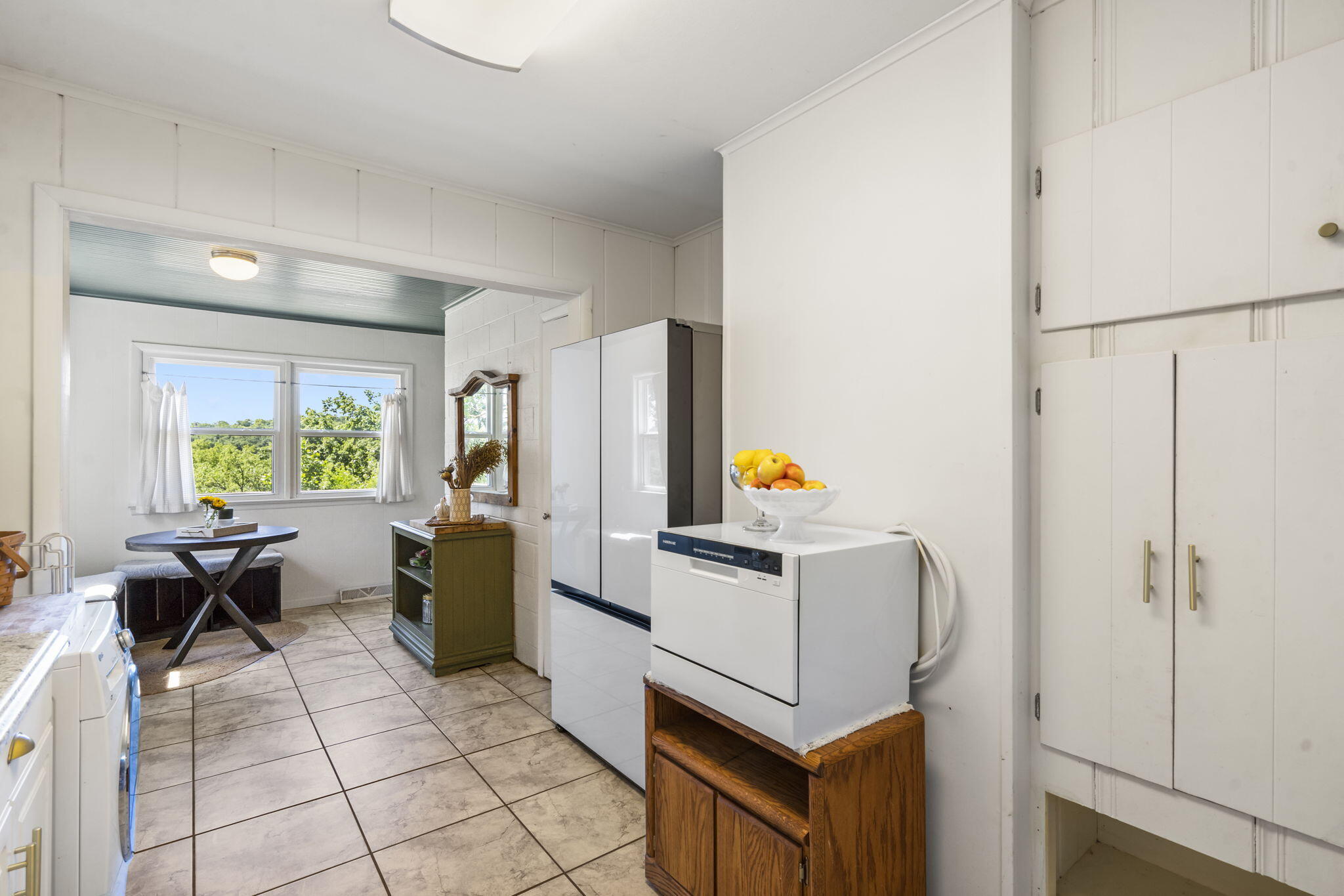 305 Cliff Drive Property Photo 10