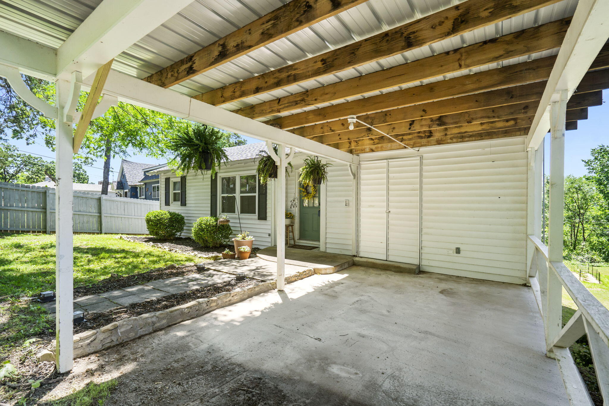 305 Cliff Drive Property Photo 25