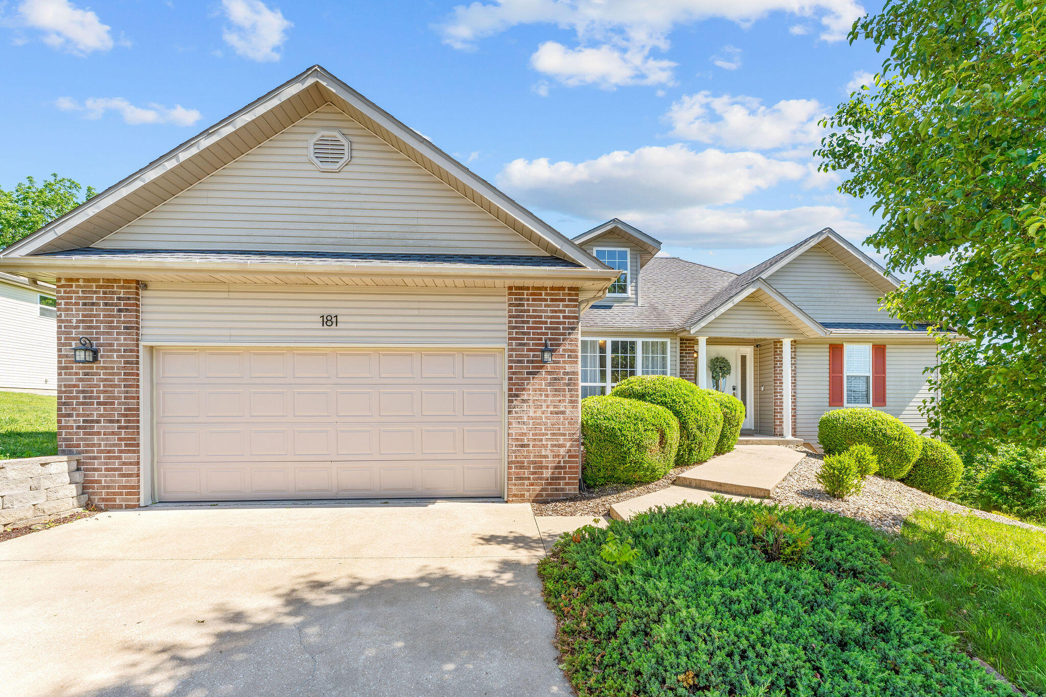 181 Rosewood Lane Property Photo 4