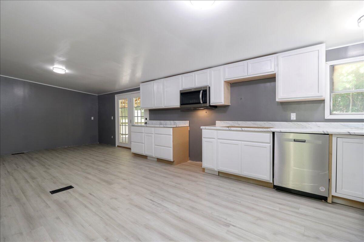 8494 Private Road 6857 Property Photo 5