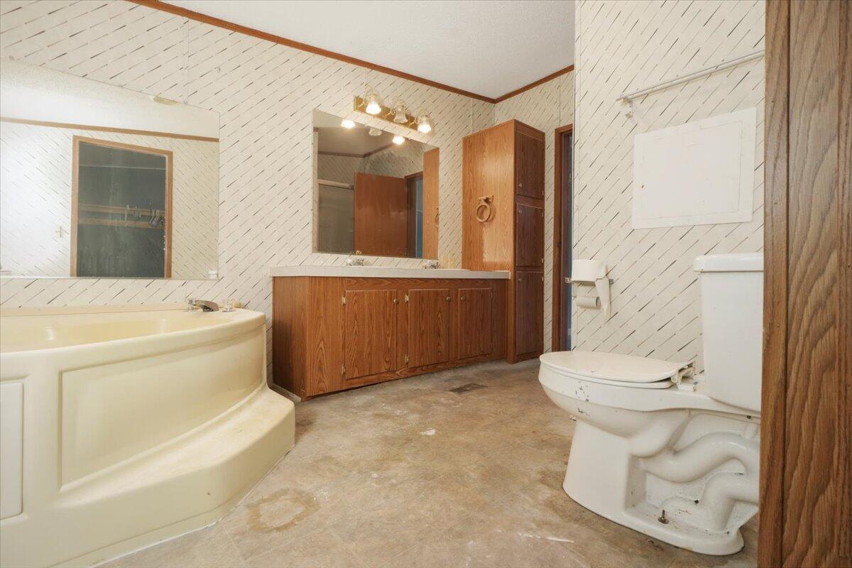 8494 Private Road 6857 Property Photo 13