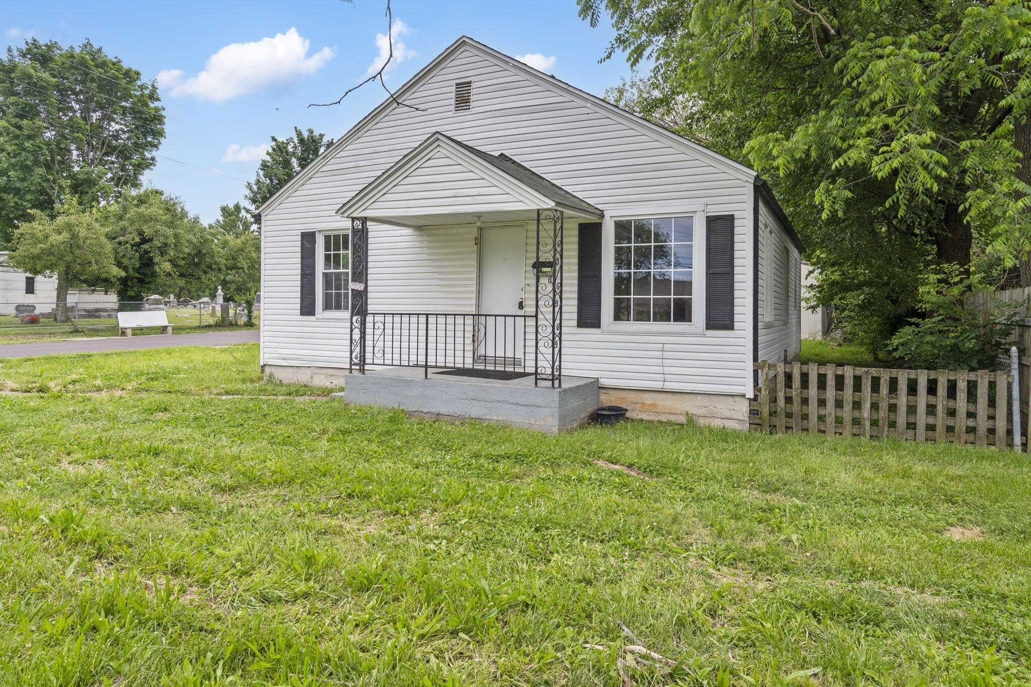 2500 West Mount Vernon Street Property Photo 2