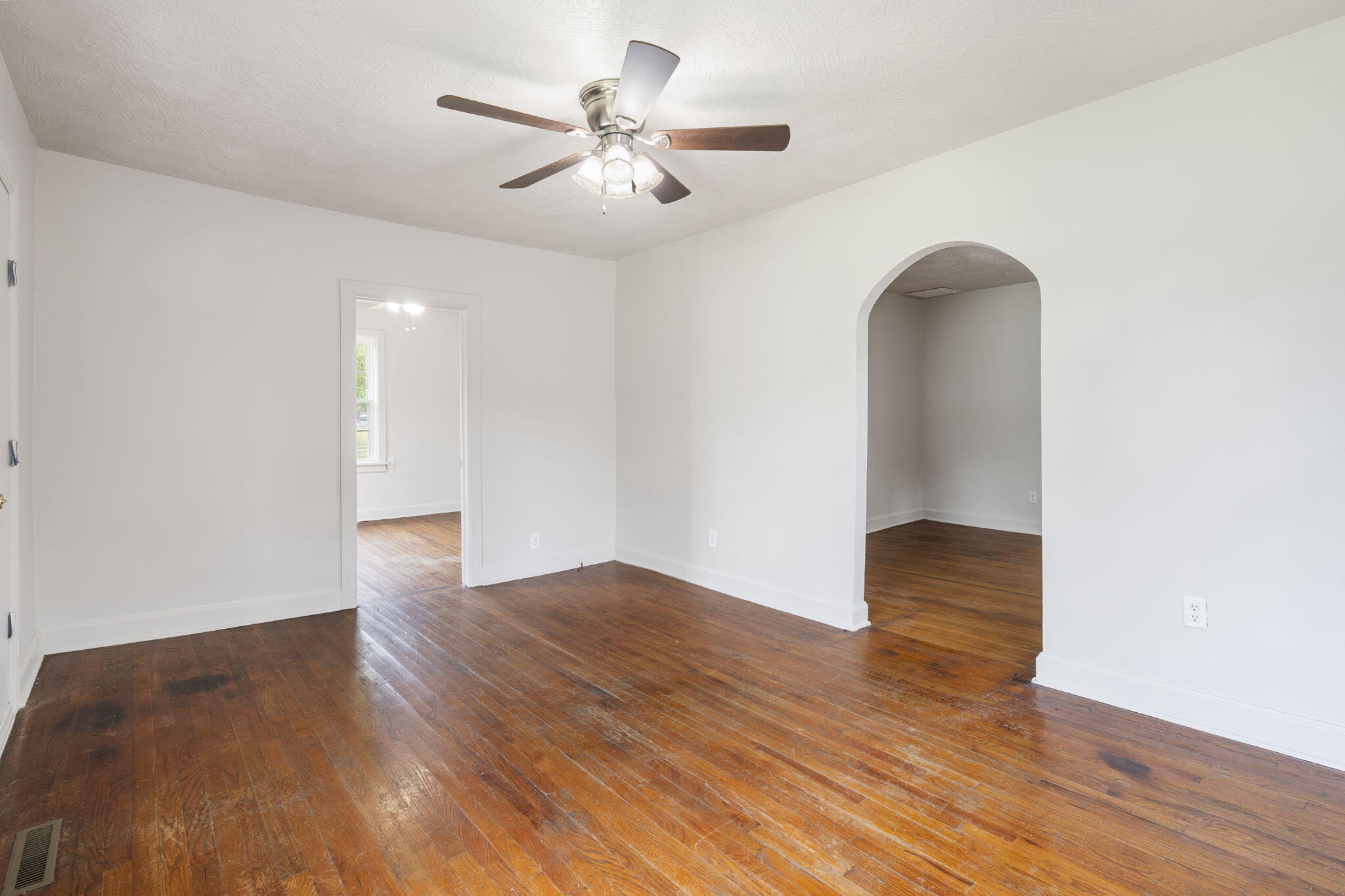 2500 West Mount Vernon Street Property Photo 6