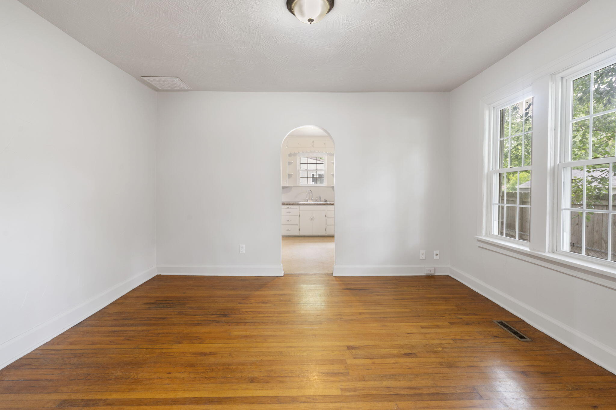 2500 West Mount Vernon Street Property Photo 7