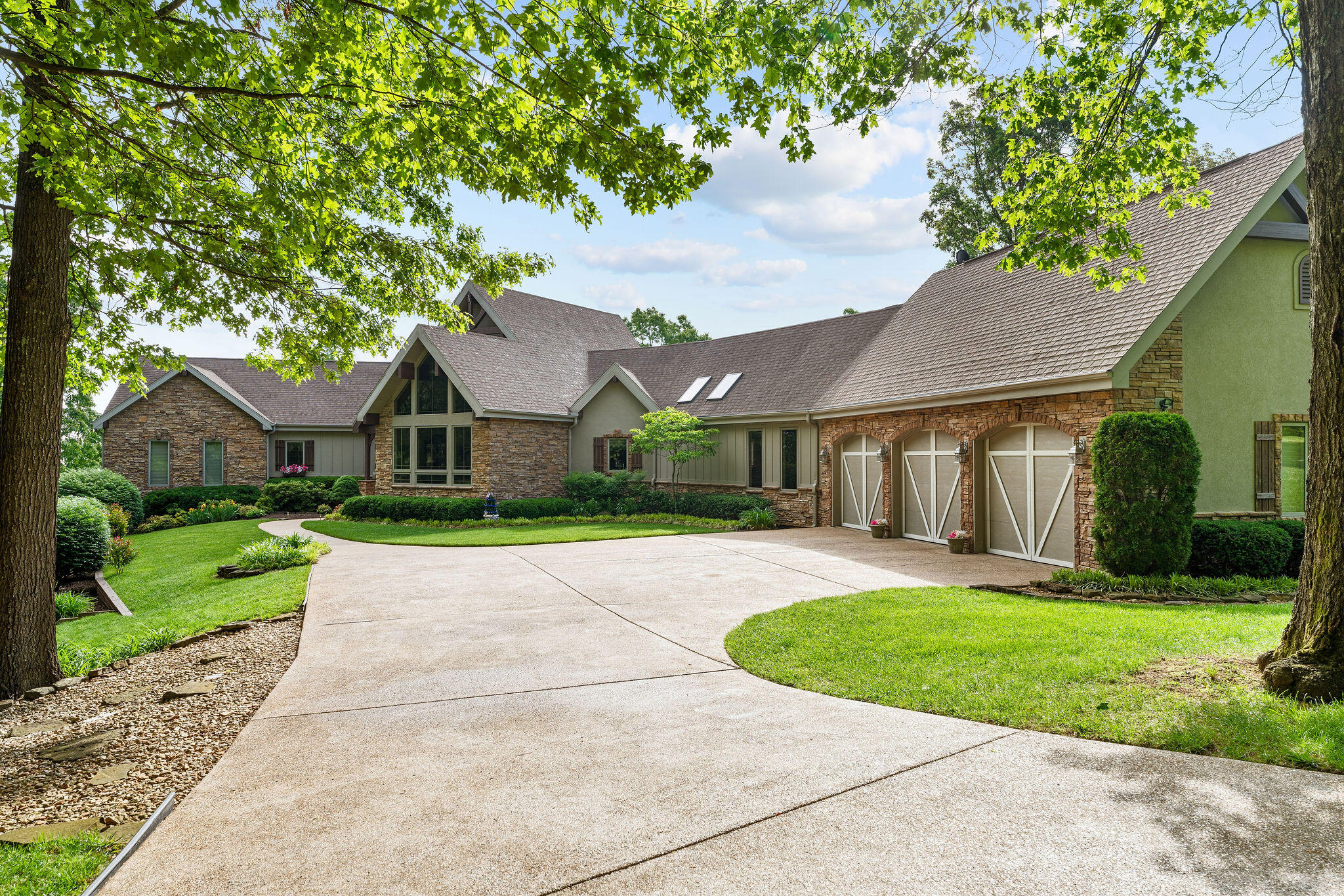 197 Falling Leaf Court Property Photo 1