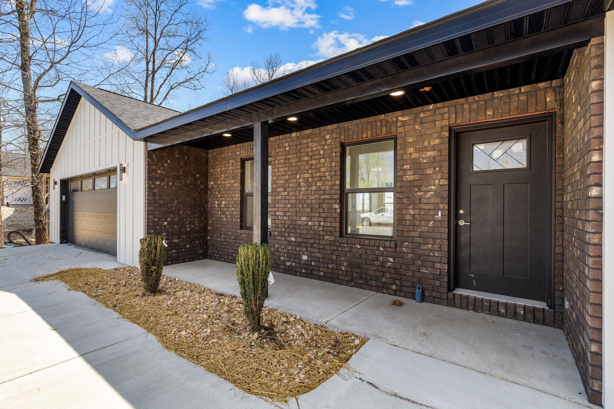 1212 Emory Creek Boulevard Property Photo 4