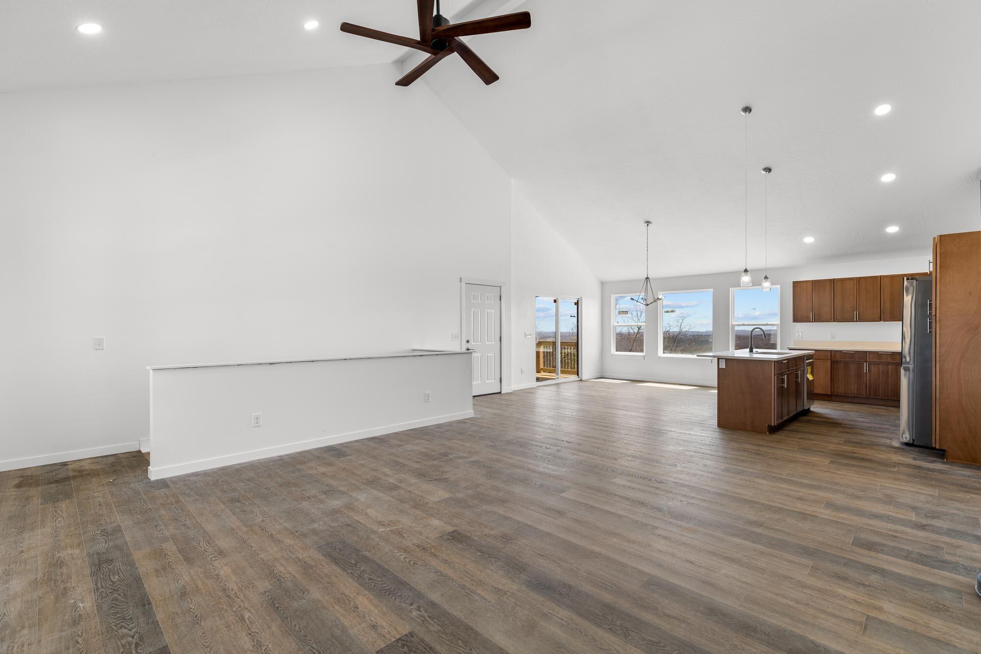1212 Emory Creek Boulevard Property Photo 8