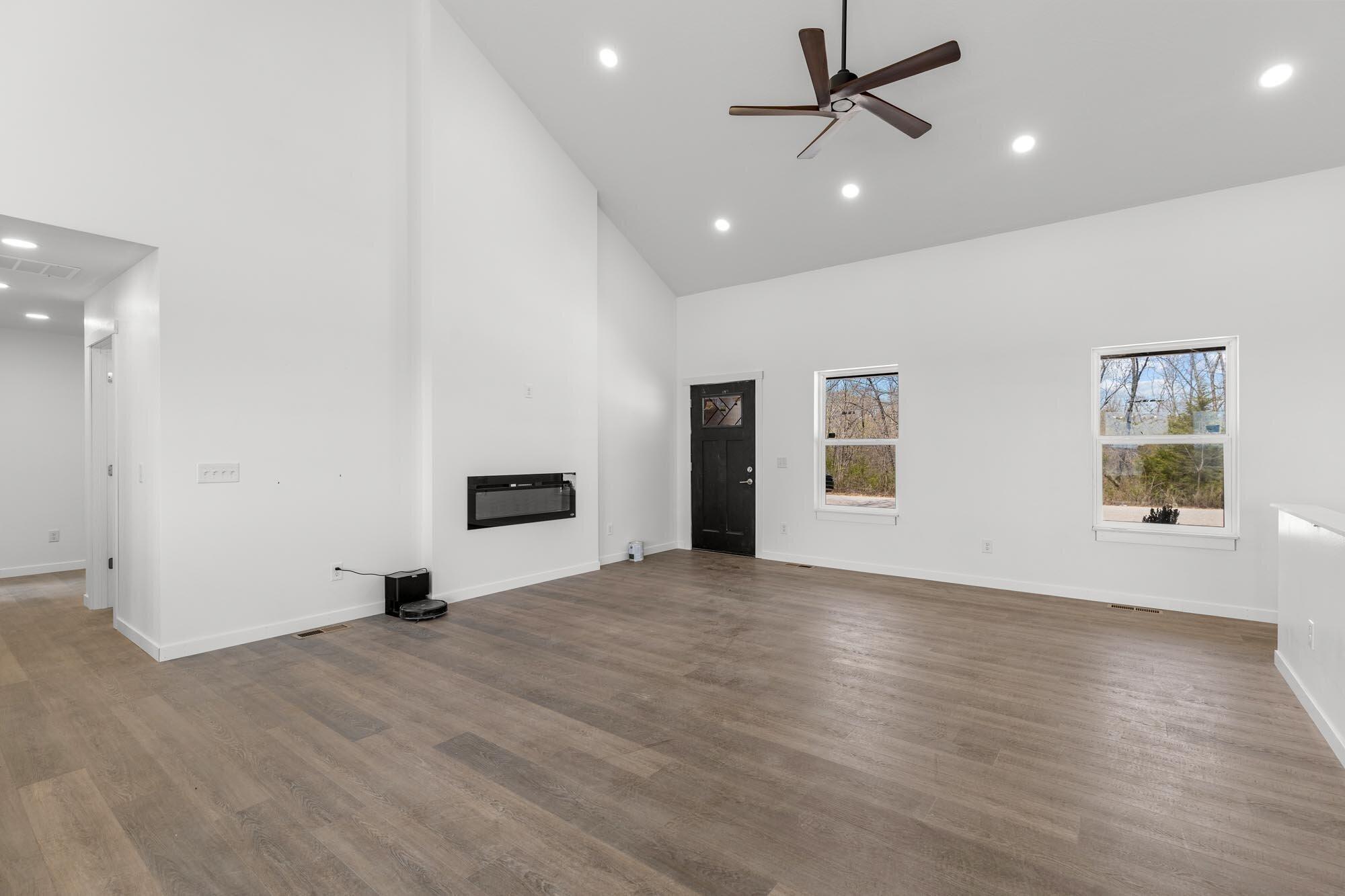 1212 Emory Creek Boulevard Property Photo 10