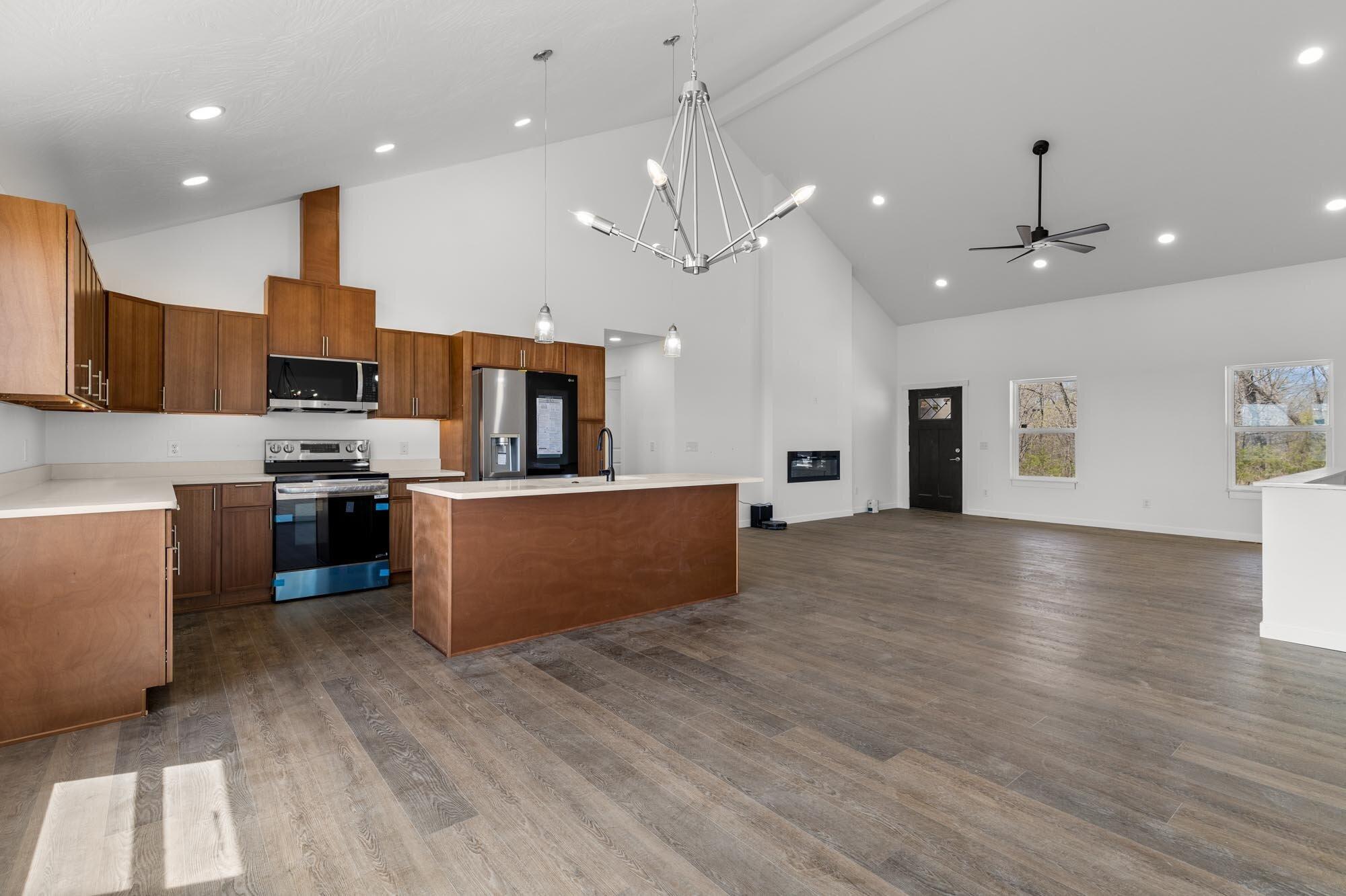 1212 Emory Creek Boulevard Property Photo 14